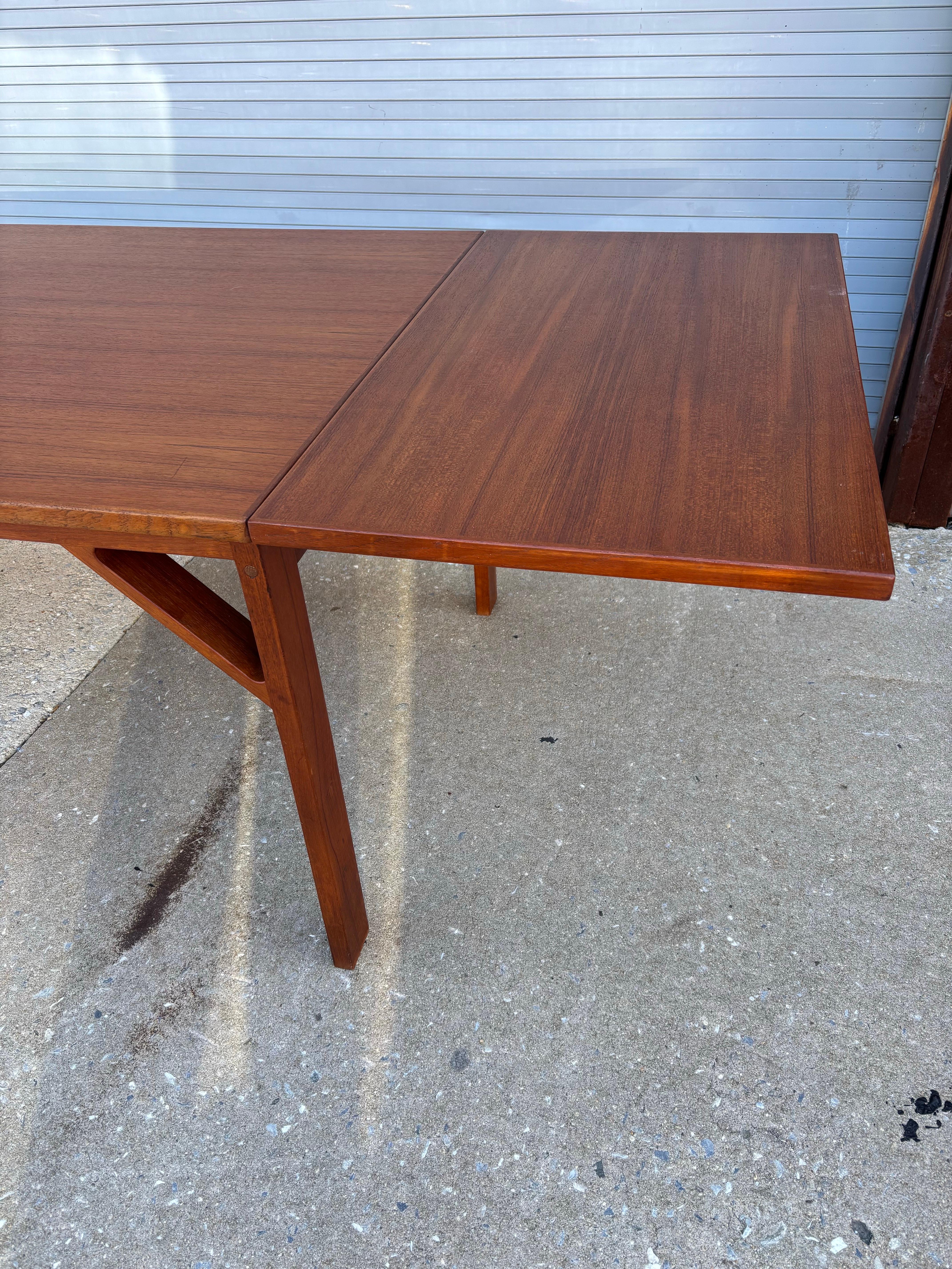 Teck  Table à manger dans le style de Borge Mogensen en vente 4