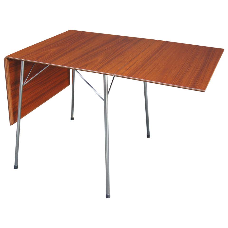 Rare Tea-Height Pedestal Table by Eero Saarinen for Knoll at 1stDibs ...