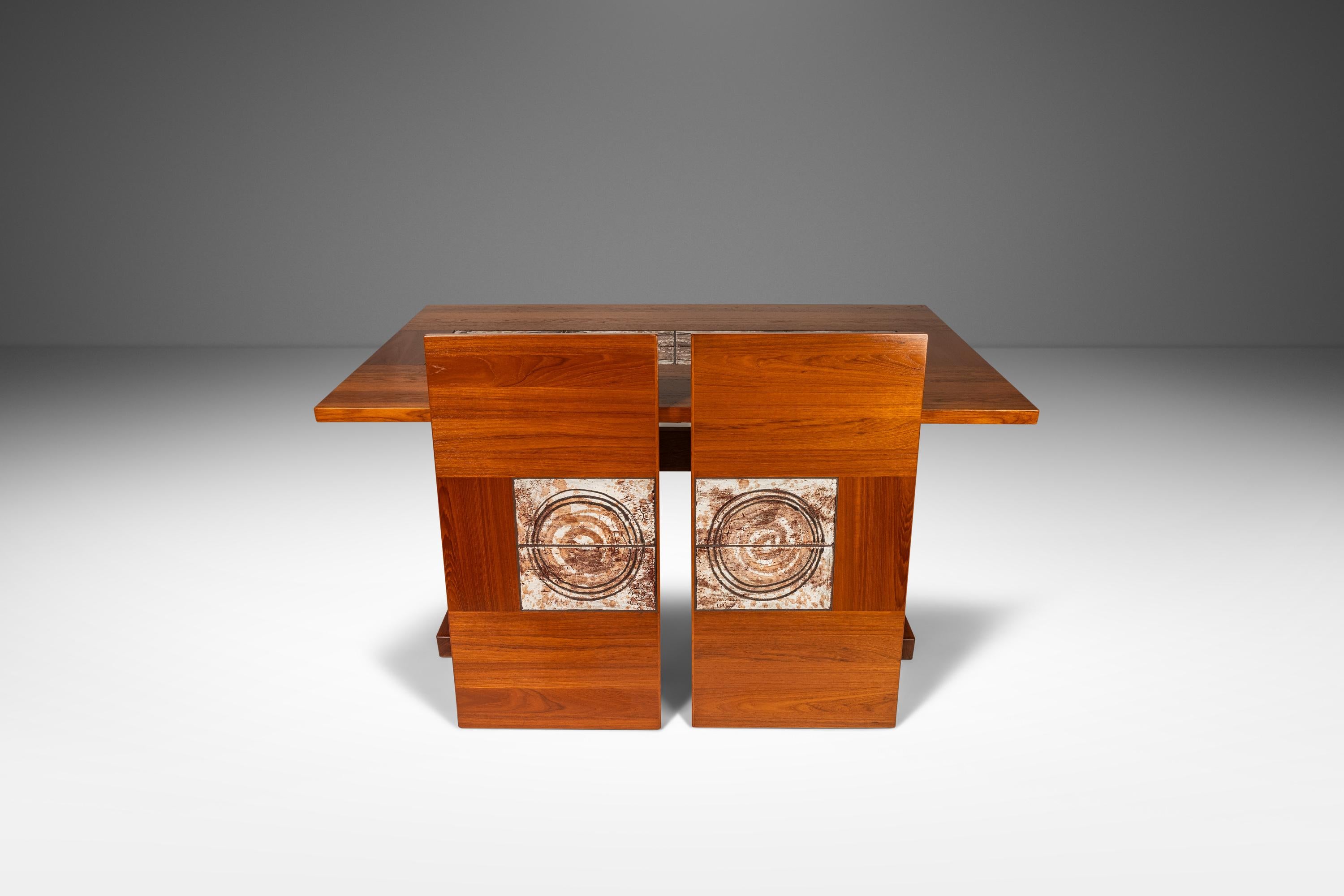 Teakholz-Tropftisch mit Kachelintarsie von Poul H. Poulsen für Gangsø, Dänemark, 1970er Jahre (Dänisch) im Angebot