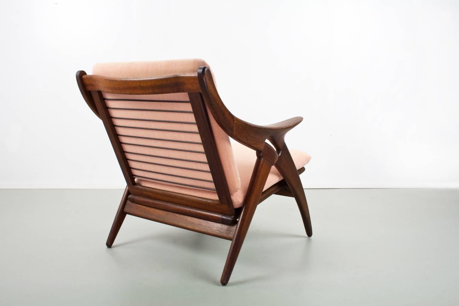 Great organic modern lounge chair Vintage Dutch design, yet completely restored and reupholstered. The chair was designed by Dutch manufacturer De Ster, designer unknown. The design got the name 