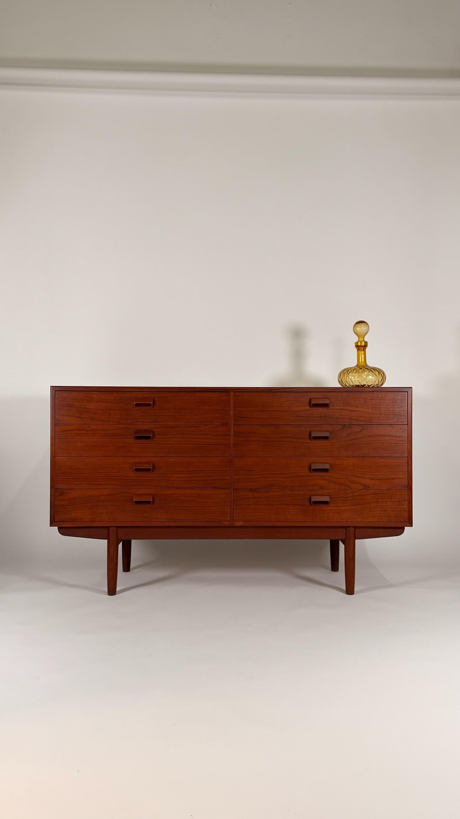 Teak Eight-Drawer Dresser by Børge Mogensen Teak Eight-Drawer Dresser en vente 3