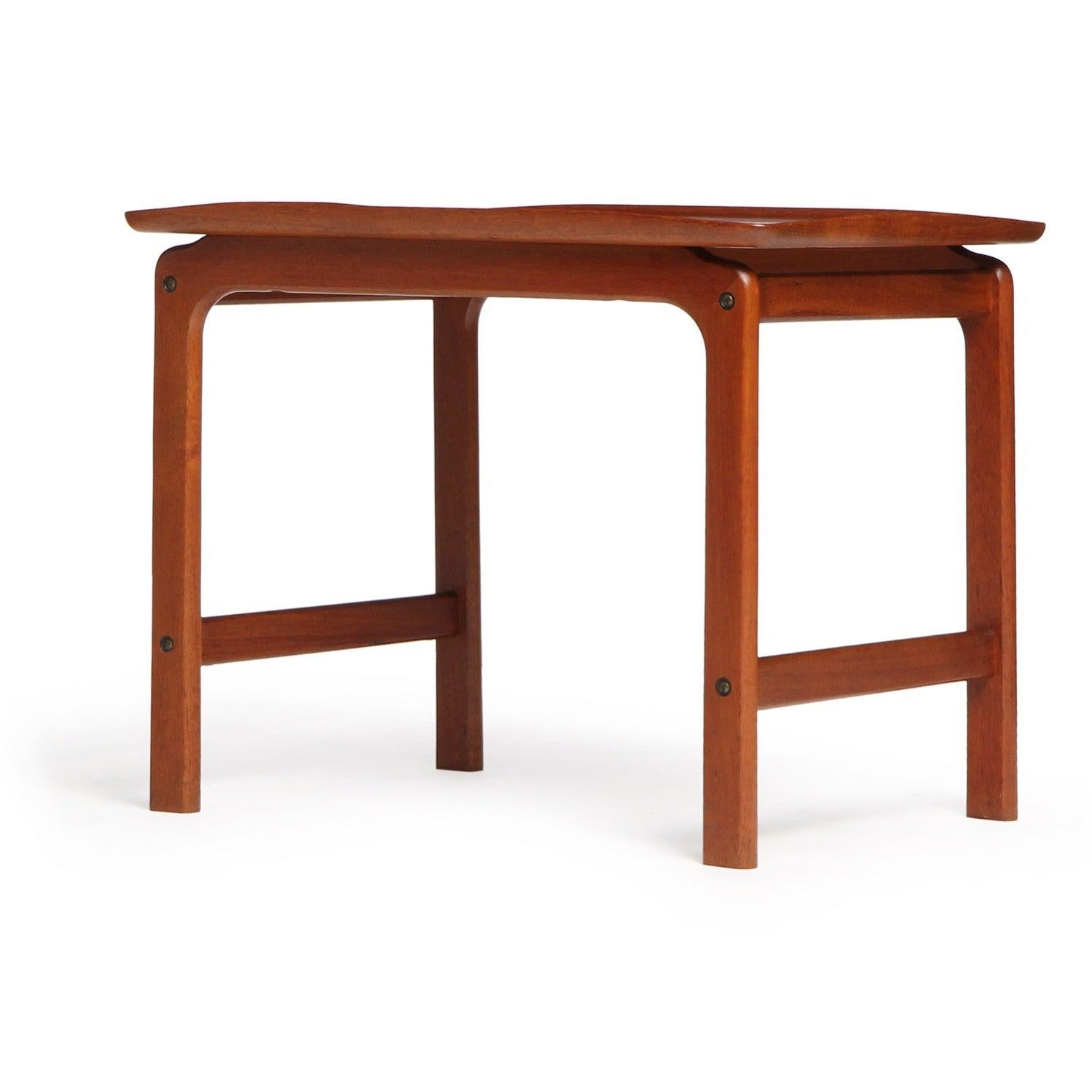 Teak End Table by Peter Hvidt & Orla Mölgaard-Nielsen État moyen - En vente à Sagaponack, NY