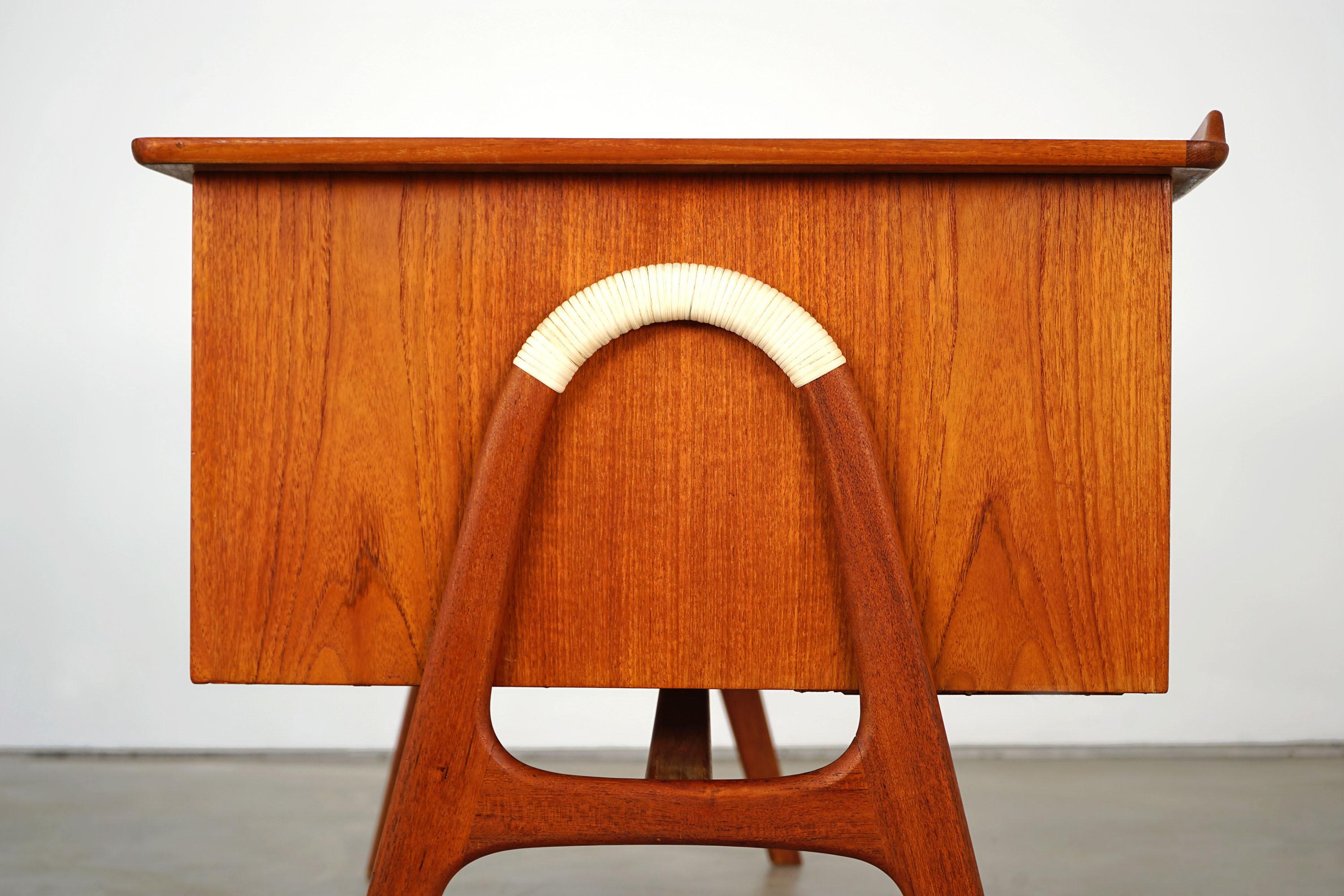 Teak Executive Desk by Svend A. Madsen for Sigurd Hansen, 1950s 6