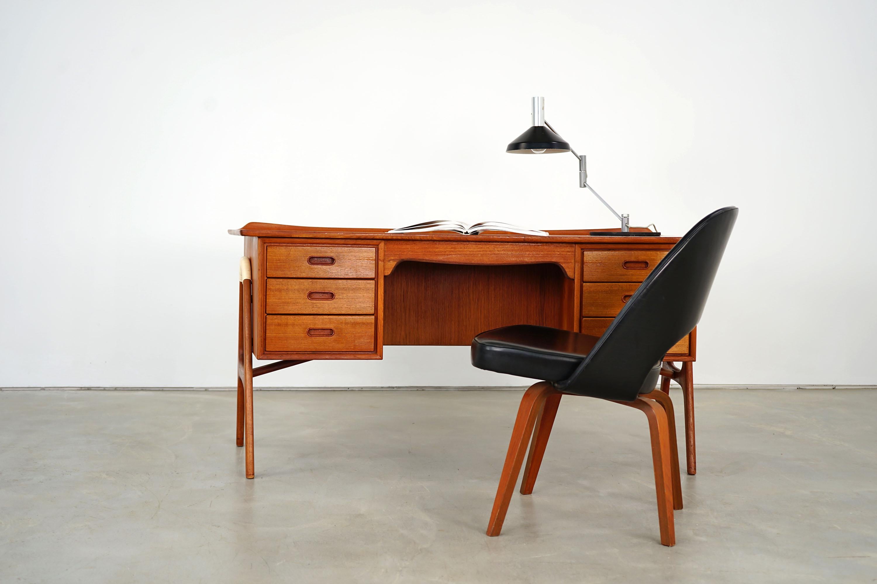 Teak Executive Desk by Svend A. Madsen for Sigurd Hansen, 1950s 8