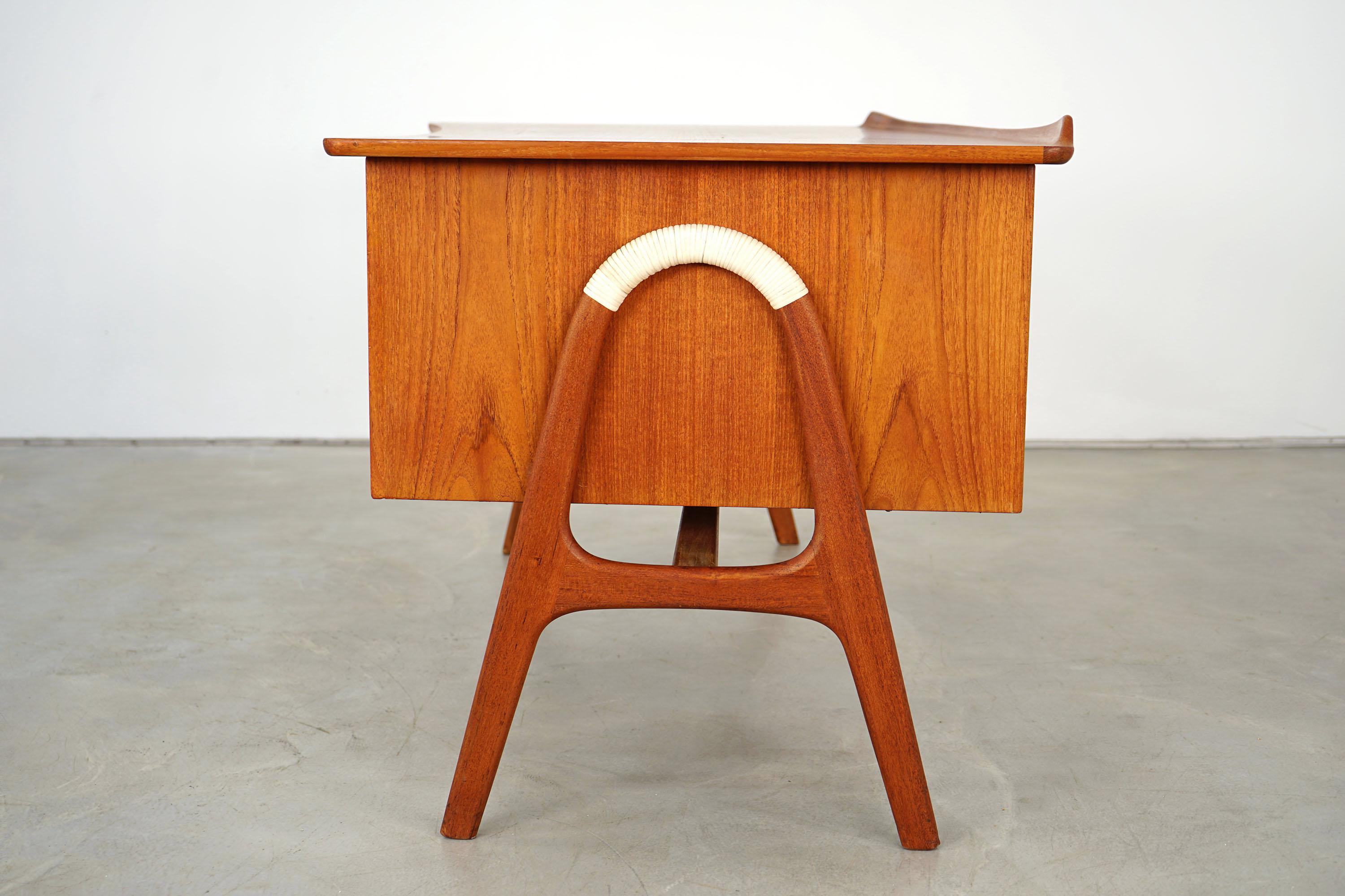 Teak Executive Desk by Svend A. Madsen for Sigurd Hansen, 1950s im Zustand „Gut“ in Munster, NRW