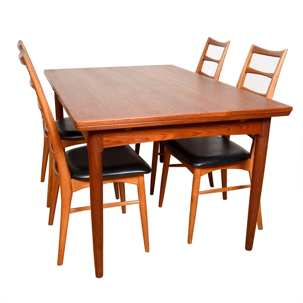 Teak Expanding Danish Modern Mid-Sized Dining Table For Sale 2