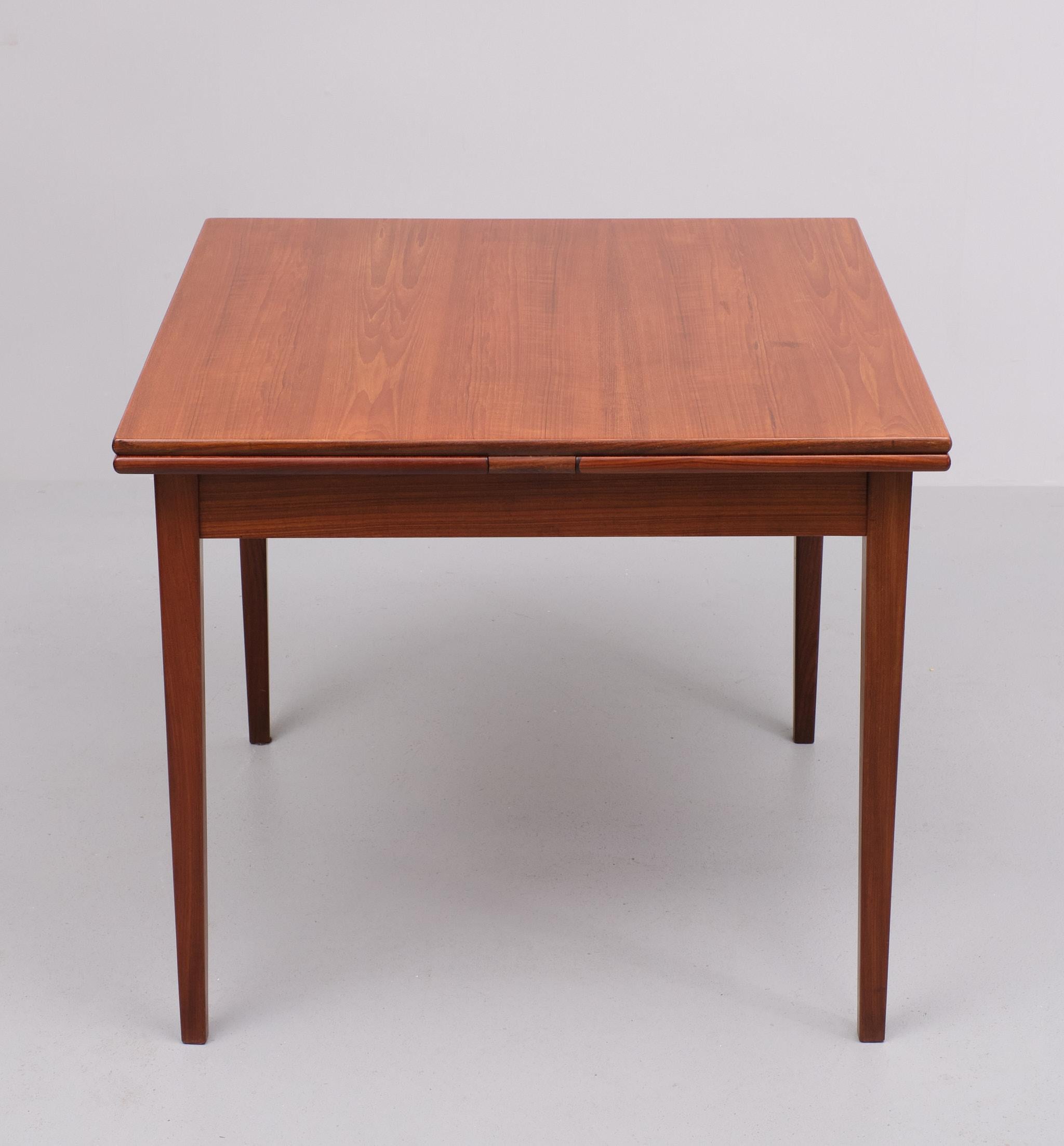 Dutch Teak extendable dining table  1960s  For Sale