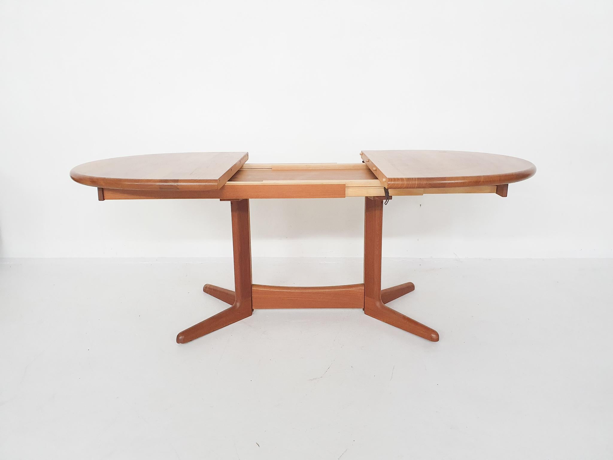 Teak Extendable Dining Table by Korup Stolefabrik Attr. Kai Kristiansen, 1960's In Good Condition In Amsterdam, NL