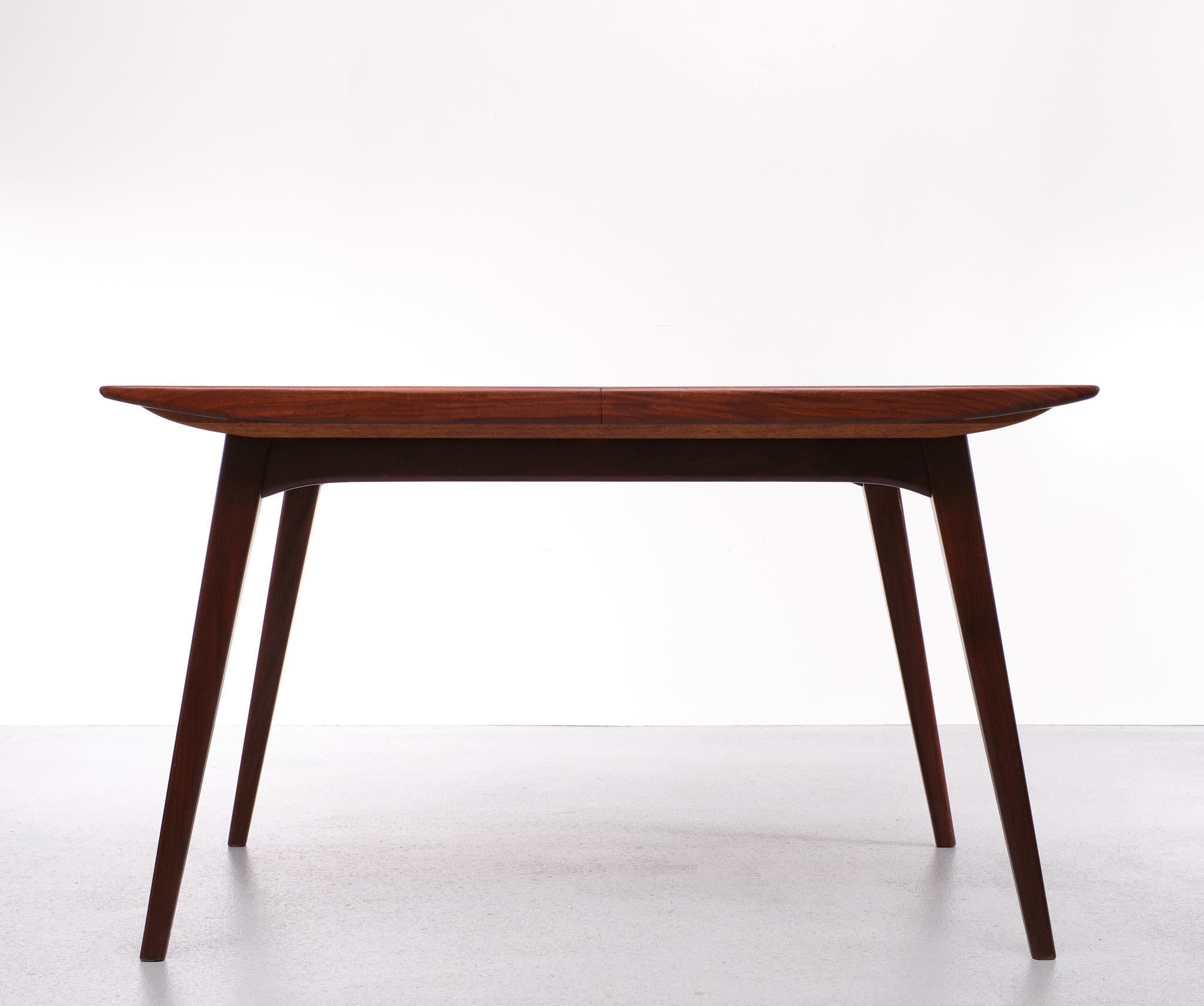 Teak extendable dining table Louis van Teeffelen  for Webe  Dutch 1960s In Good Condition In Den Haag, NL