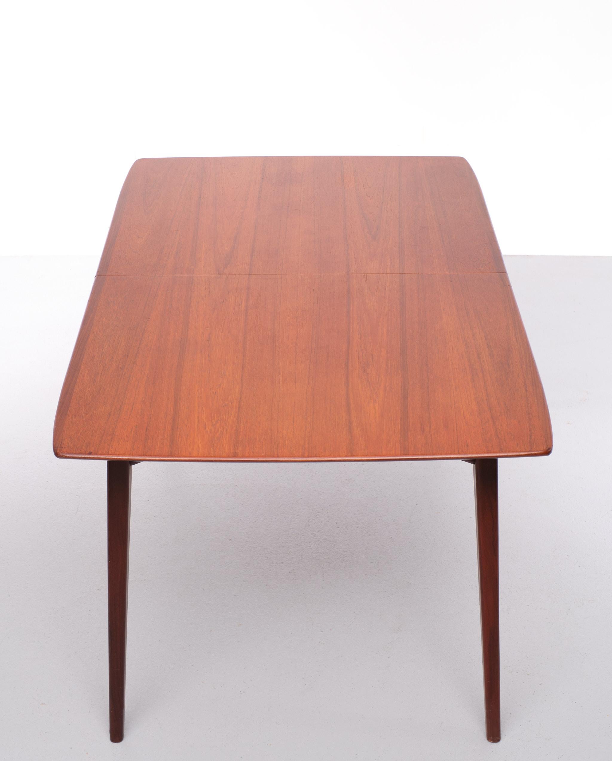 Teak extendable dining table Louis van Teeffelen  for Webe  Dutch 1960s 3