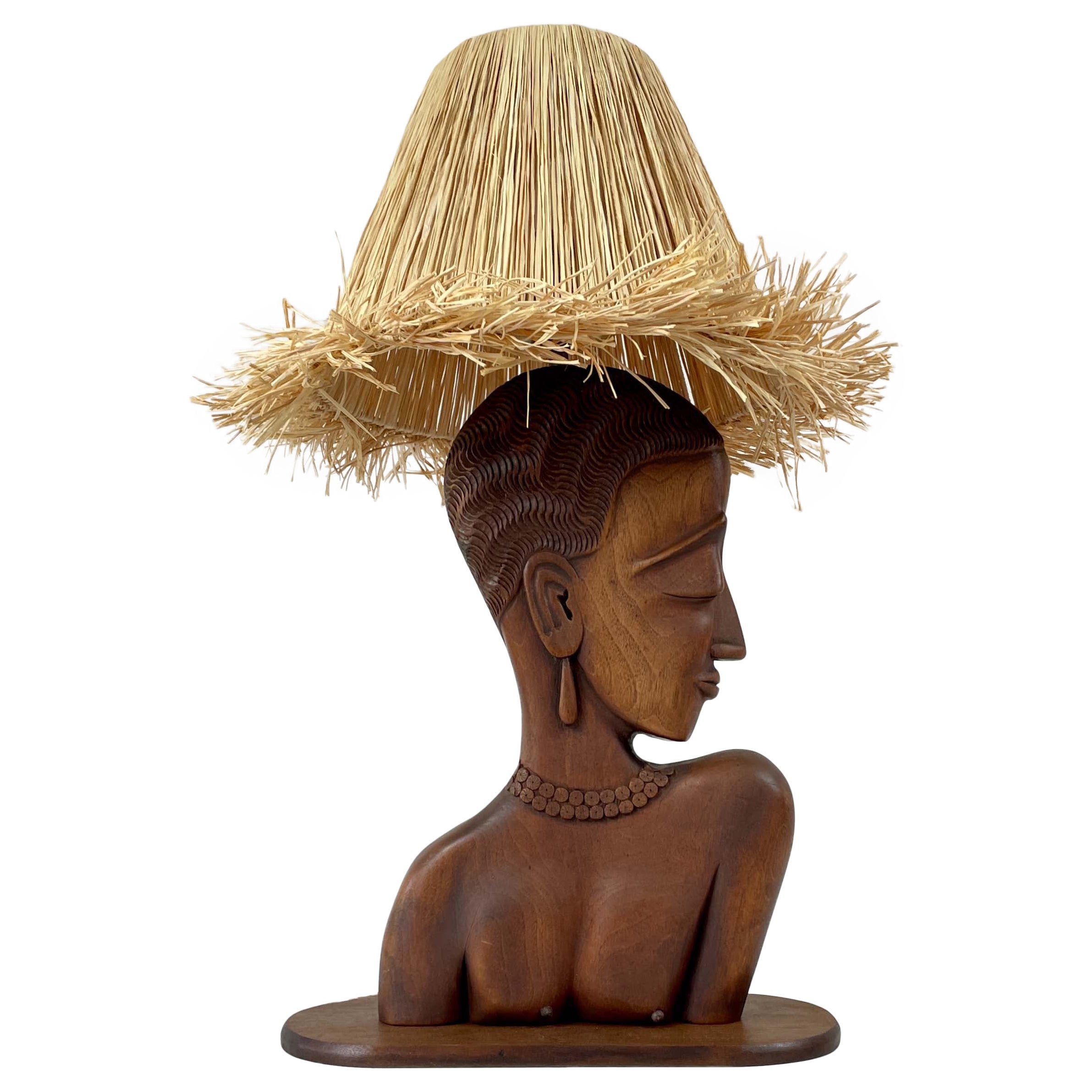 Lampe de table à buste de femme en teck avec abat-jour en raphia, France, années 1950 en vente