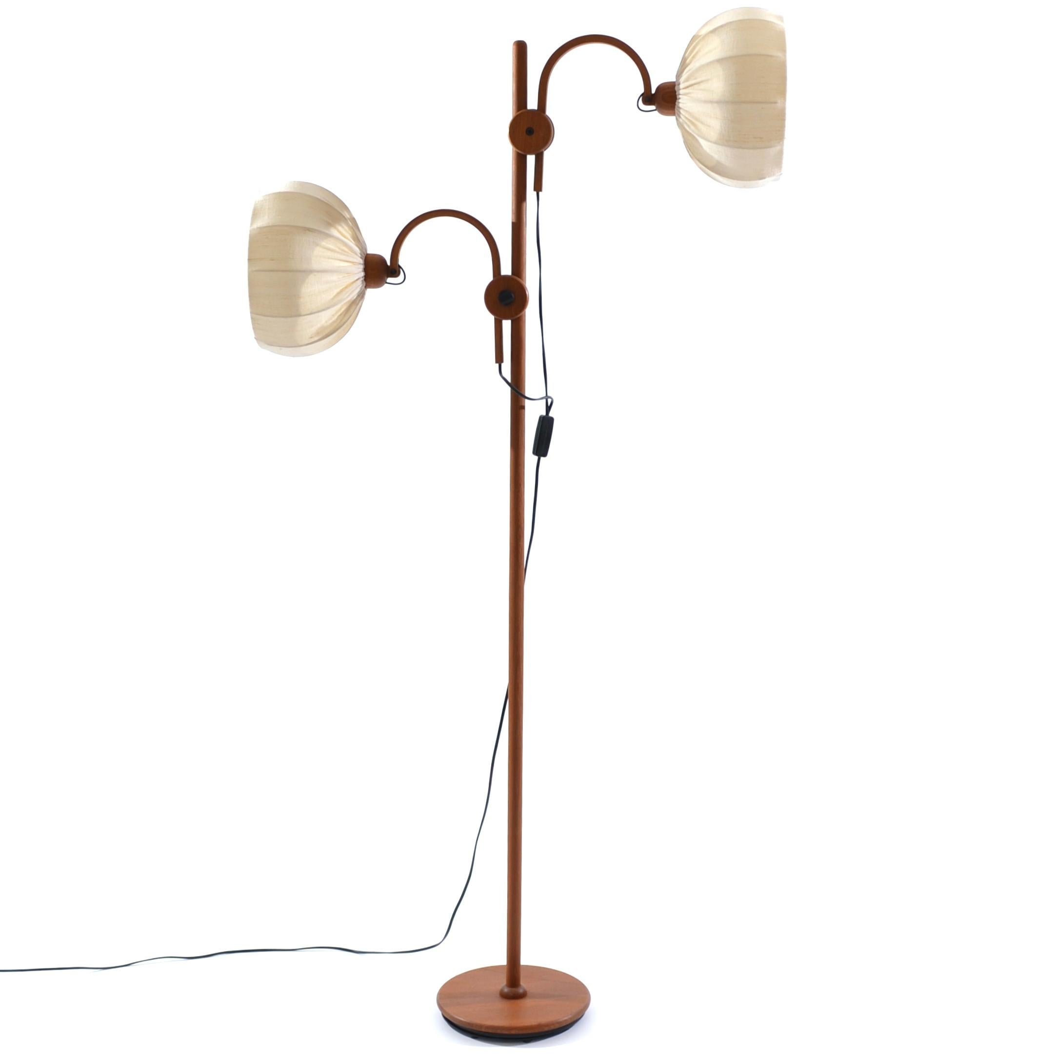 Teak floor lamp, Domus, 1980's In Good Condition For Sale In La Tour-de-Peilz, CH