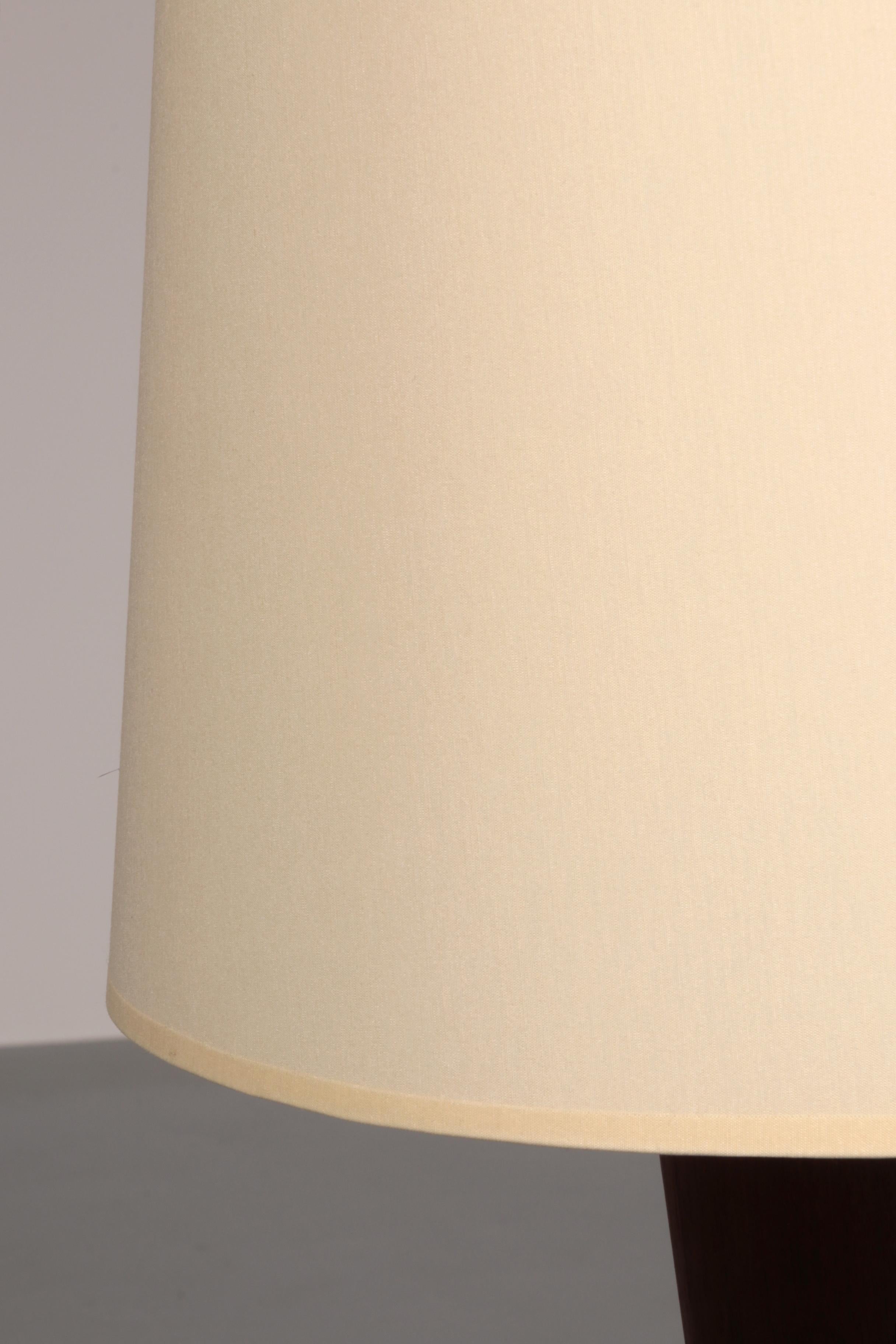 Lámpara de pie de teca con pantalla de tela de Parker Knoll, años 60 en venta 2