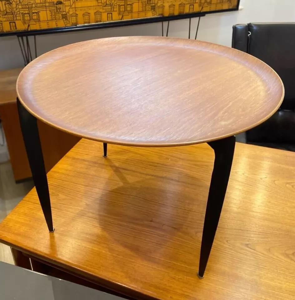 Mid-Century Modern Table d'appoint à plateau pliant en teck Par Fritz Hansen, 1957, Danemark en vente