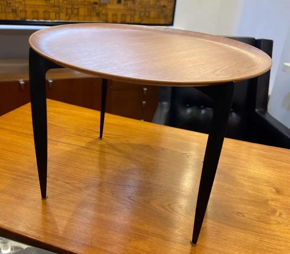 Danois Table d'appoint à plateau pliant en teck Par Fritz Hansen, 1957, Danemark en vente
