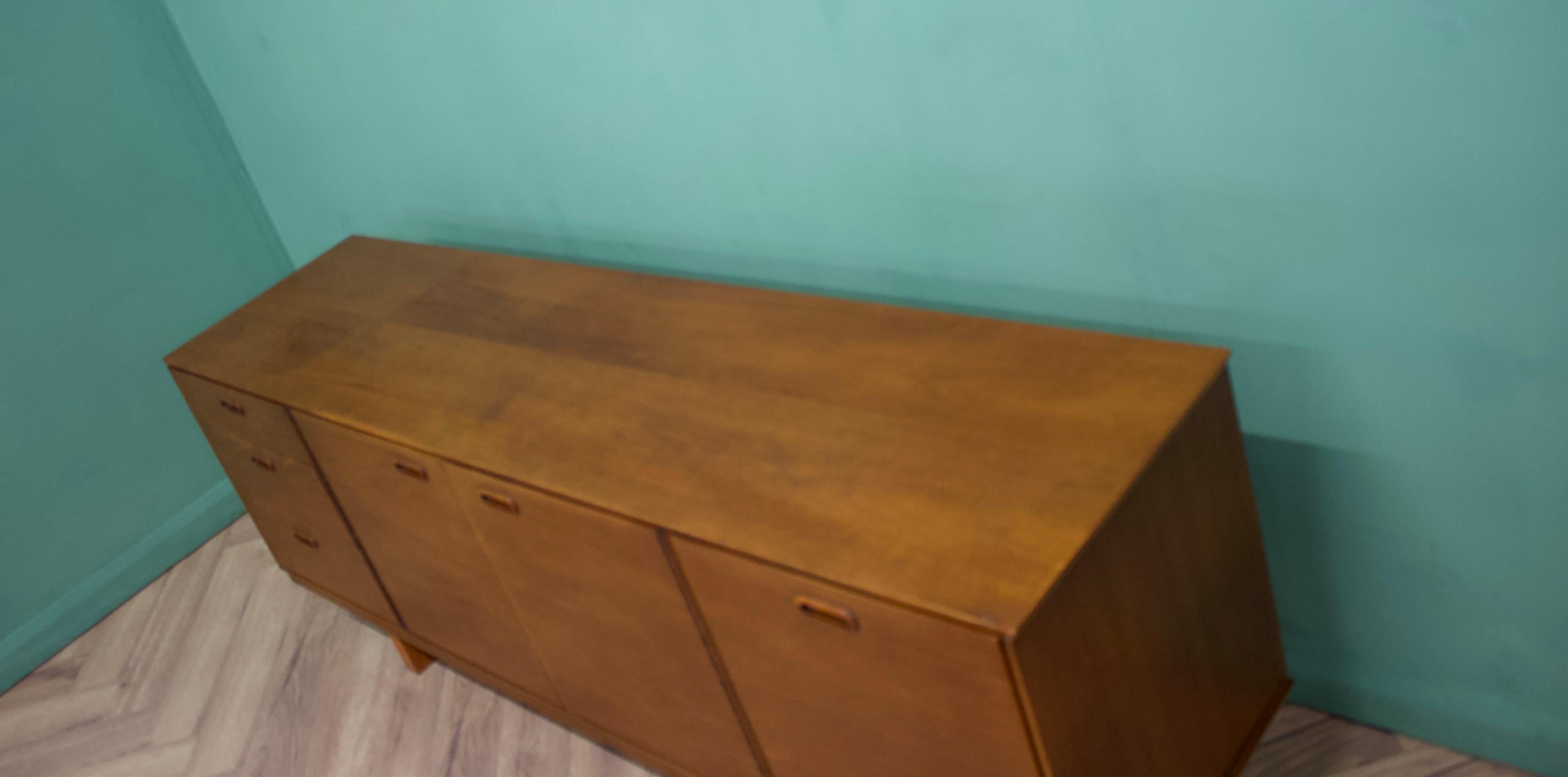 Teak Fresco Sideboard from Avalon, 1960s In Good Condition For Sale In South Shields, GB
