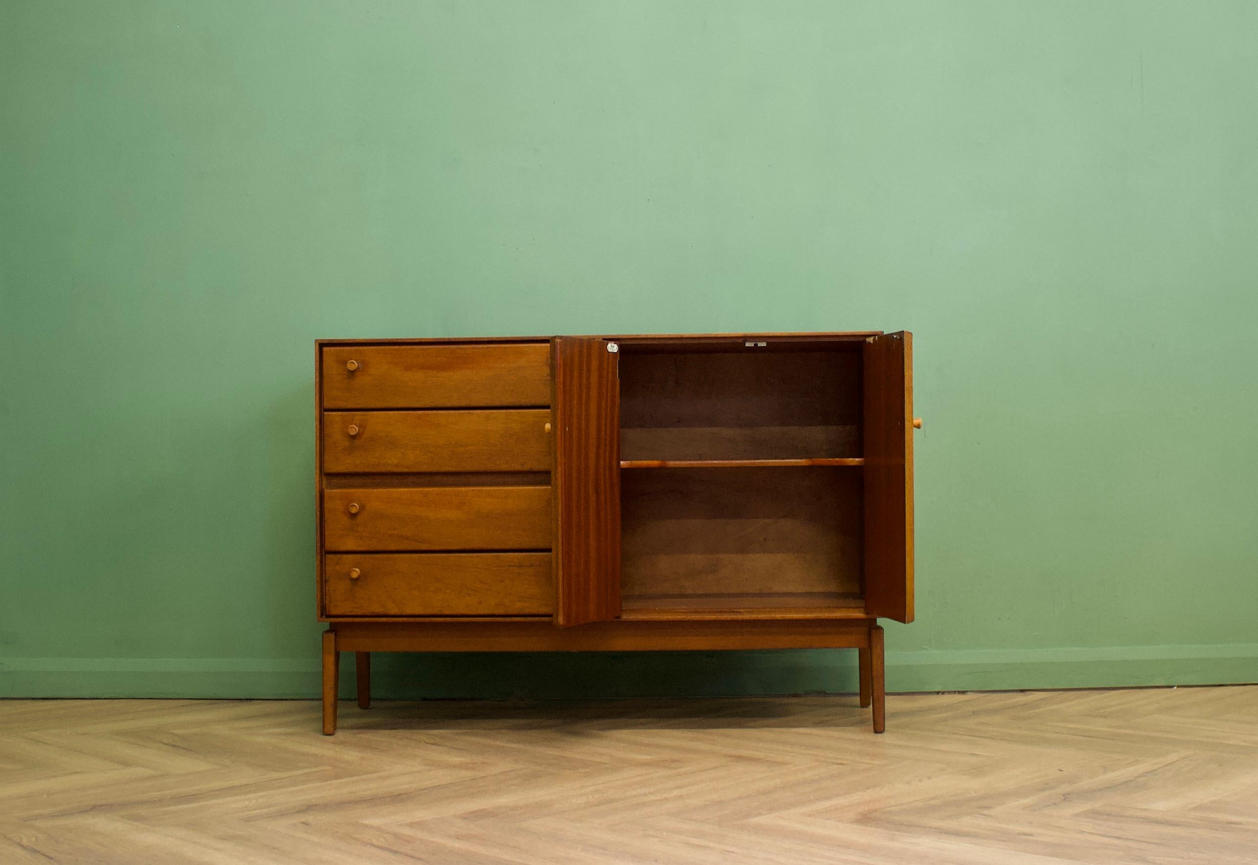 Teak Fresco Sideboard from Minty, 1960s In Good Condition For Sale In South Shields, GB