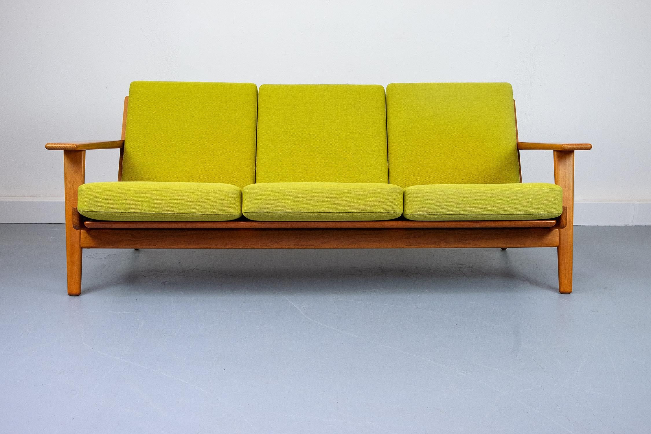 Teak GE-290 Sofa by Hans Wegner for Getama, 1960s For Sale 4