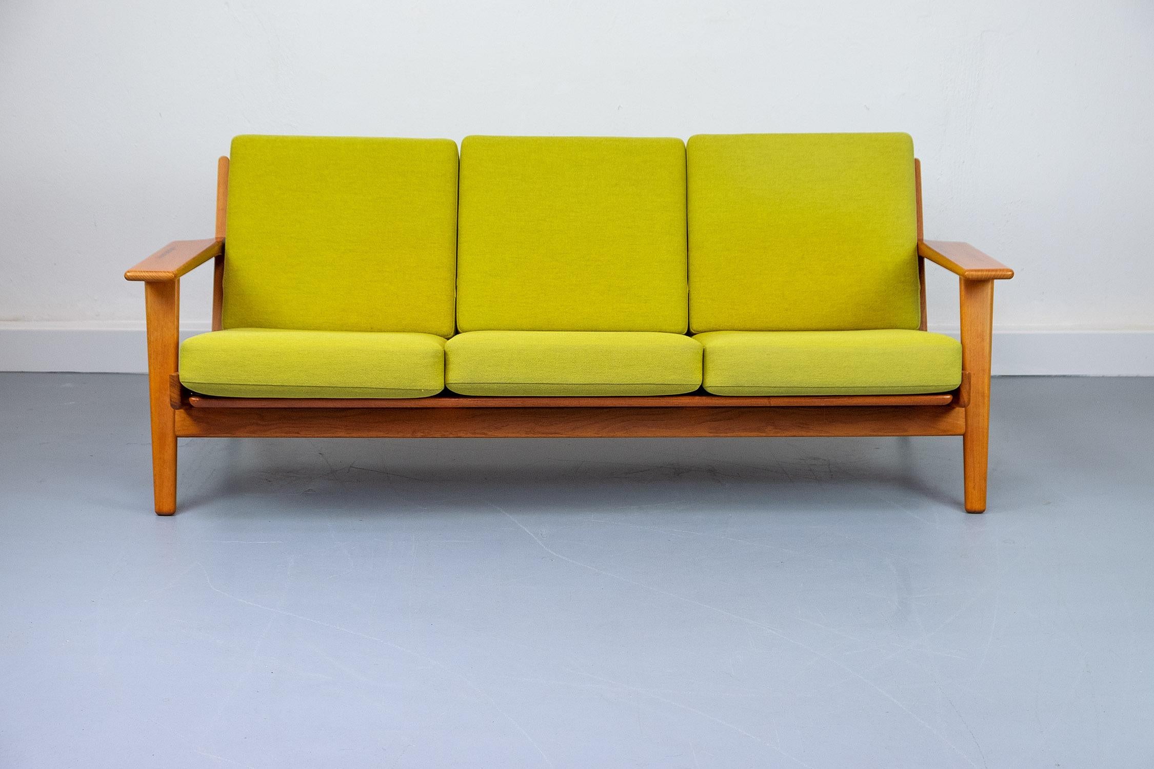 Teak GE-290 Sofa by Hans Wegner for Getama, 1960s For Sale 13