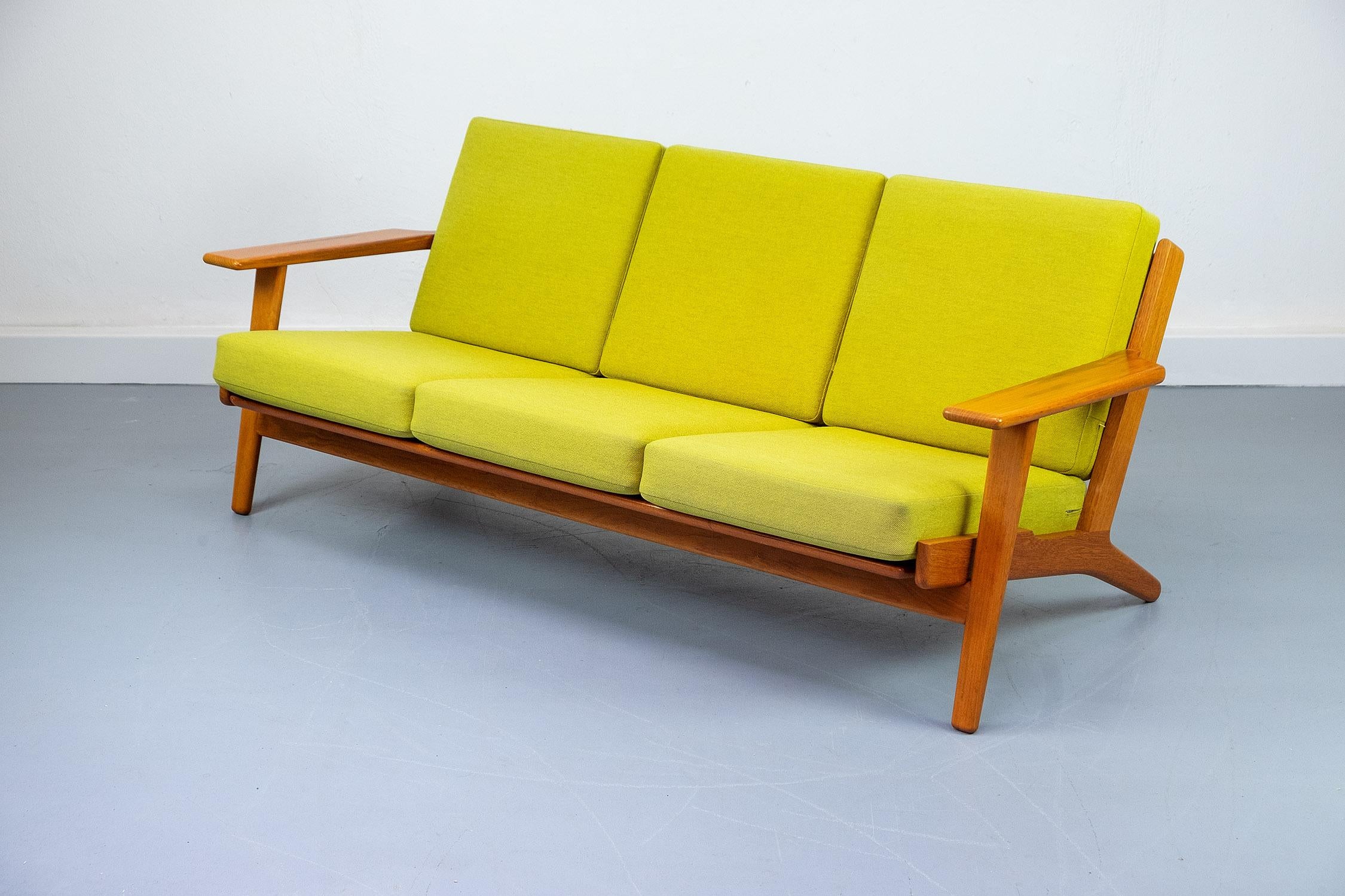 Danish Teak GE-290 Sofa by Hans Wegner for Getama, 1960s For Sale
