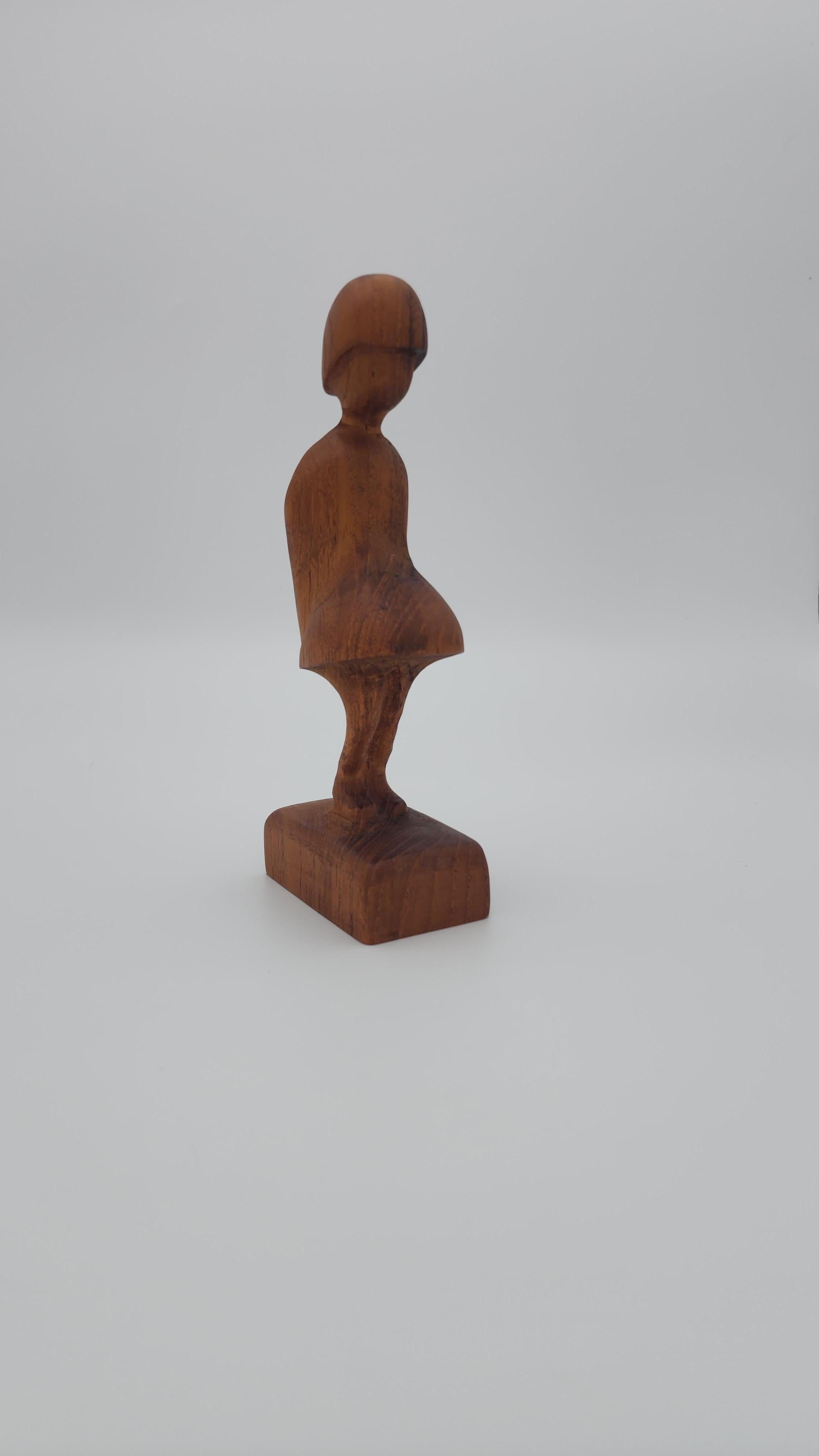 Danese Scultura di ragazza in teak di Arne Basse, Made in Denmark in vendita