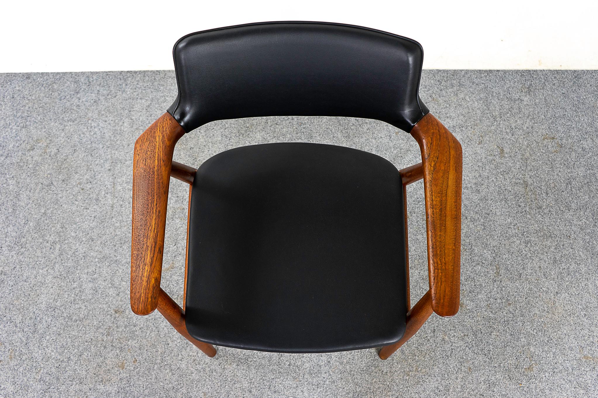 Sessel „GM11“ aus Teakholz von Svend Aage Eriksen im Zustand „Gut“ im Angebot in VANCOUVER, CA