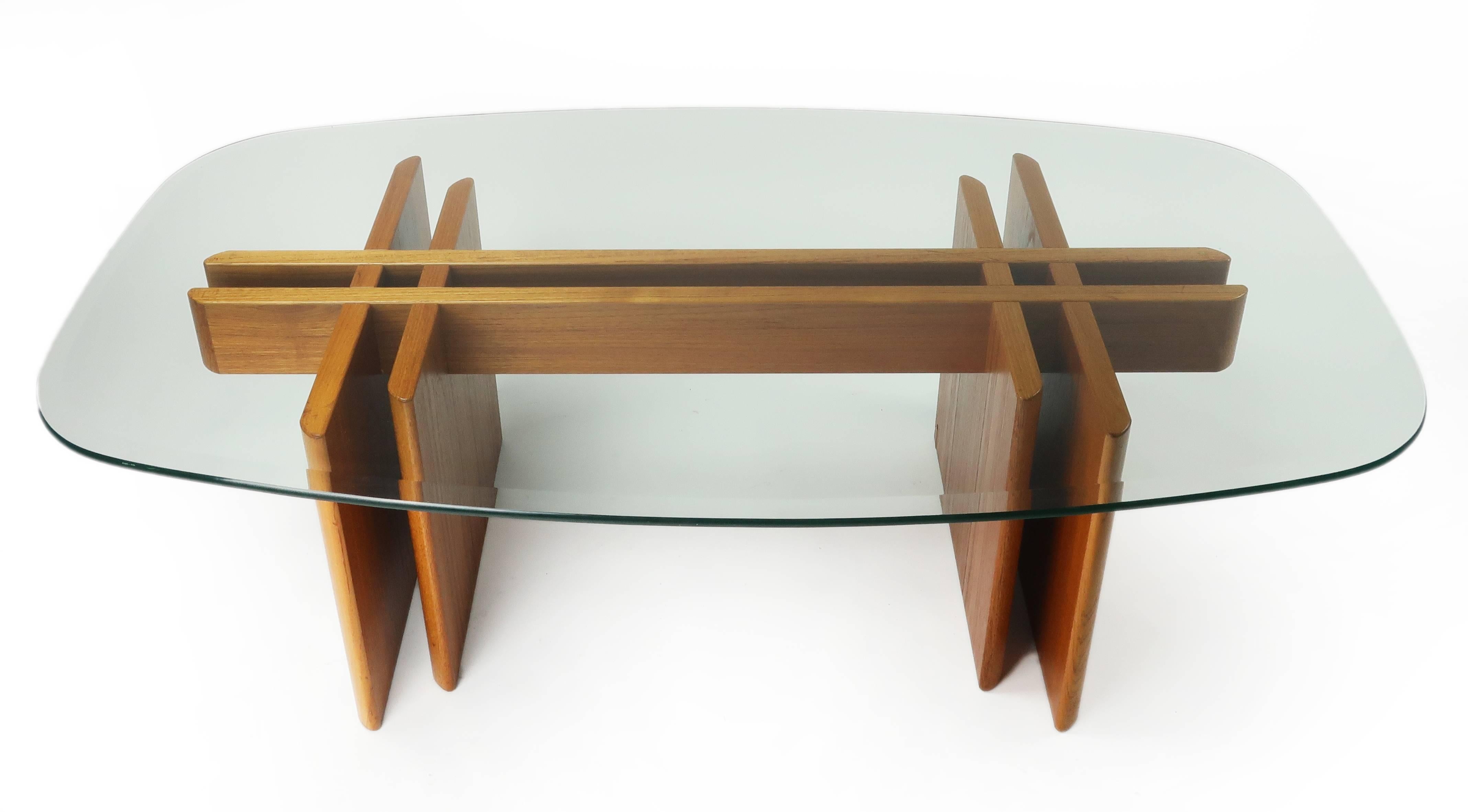gustav gaarde dining table