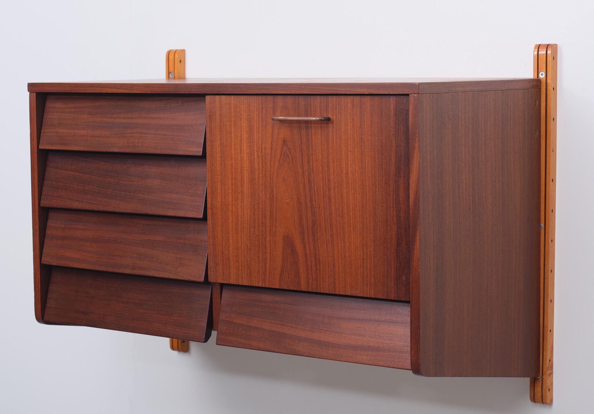 Teak Hanging Wall Cabinet Holland 1960s In Good Condition For Sale In Den Haag, NL