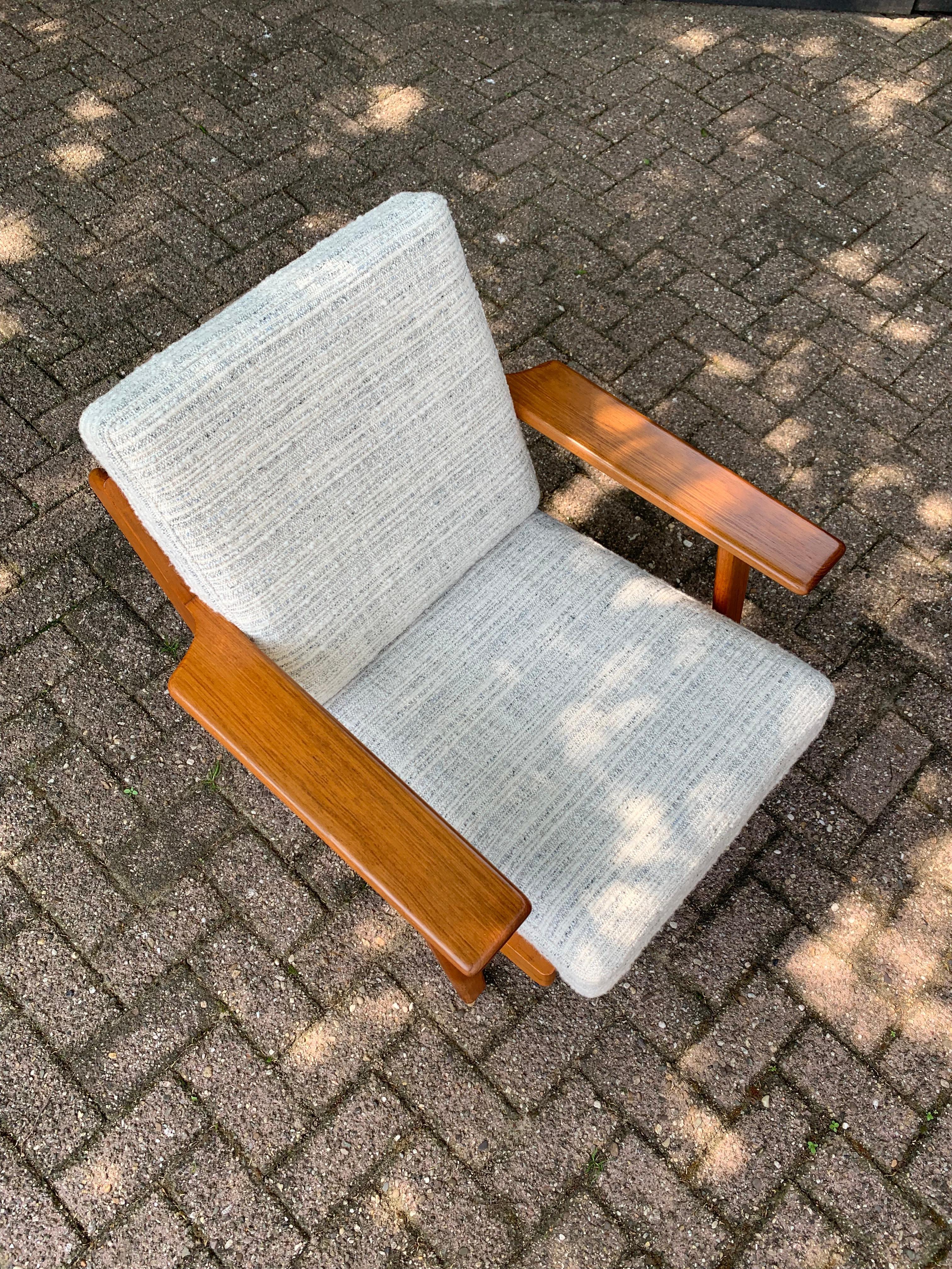 Wool Teak Hans Wegner Lounge Chair GE290 by GETAMA - Fully Restored  For Sale