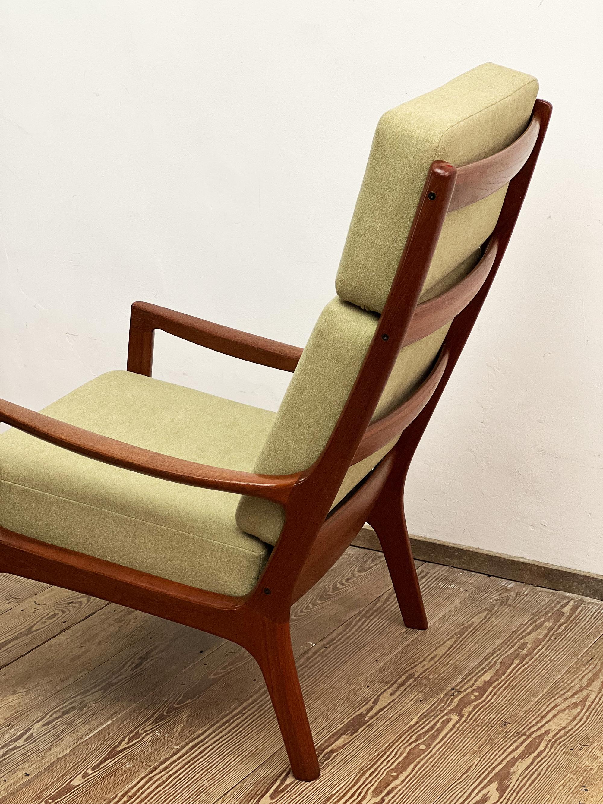 Teak High back Armchair, Lounge or Easy Chair, Senator Series, by Ole Wanscher For Sale 3