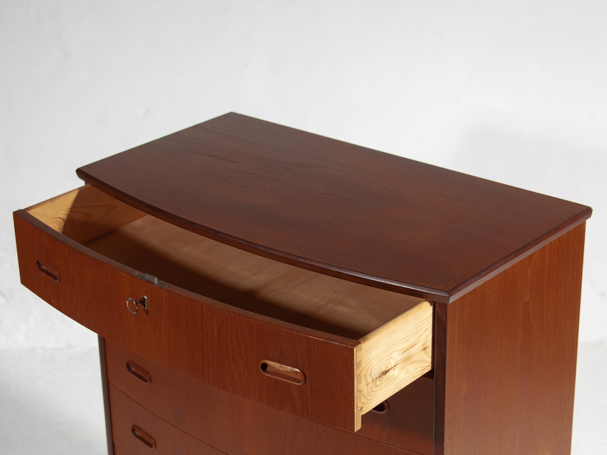 Mid-20th Century Teak High Chest of Six Drawers by Peter Hvidt for Søborg Møbelfabrik, Denmark