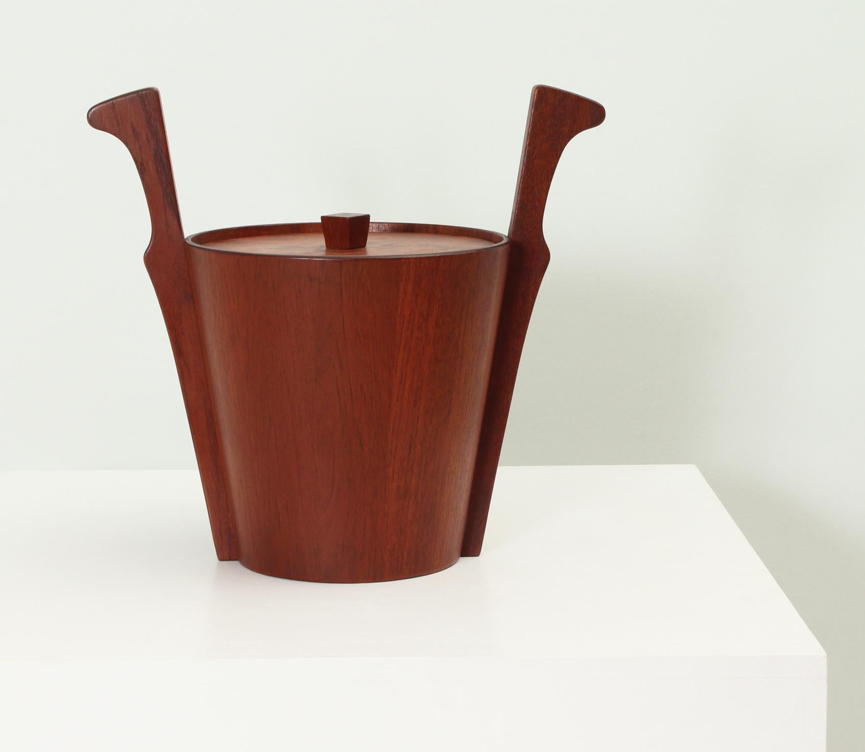 Teak Ice Bucket Signed Anri Form, Italy, 1950's In Good Condition In Barcelona, ES