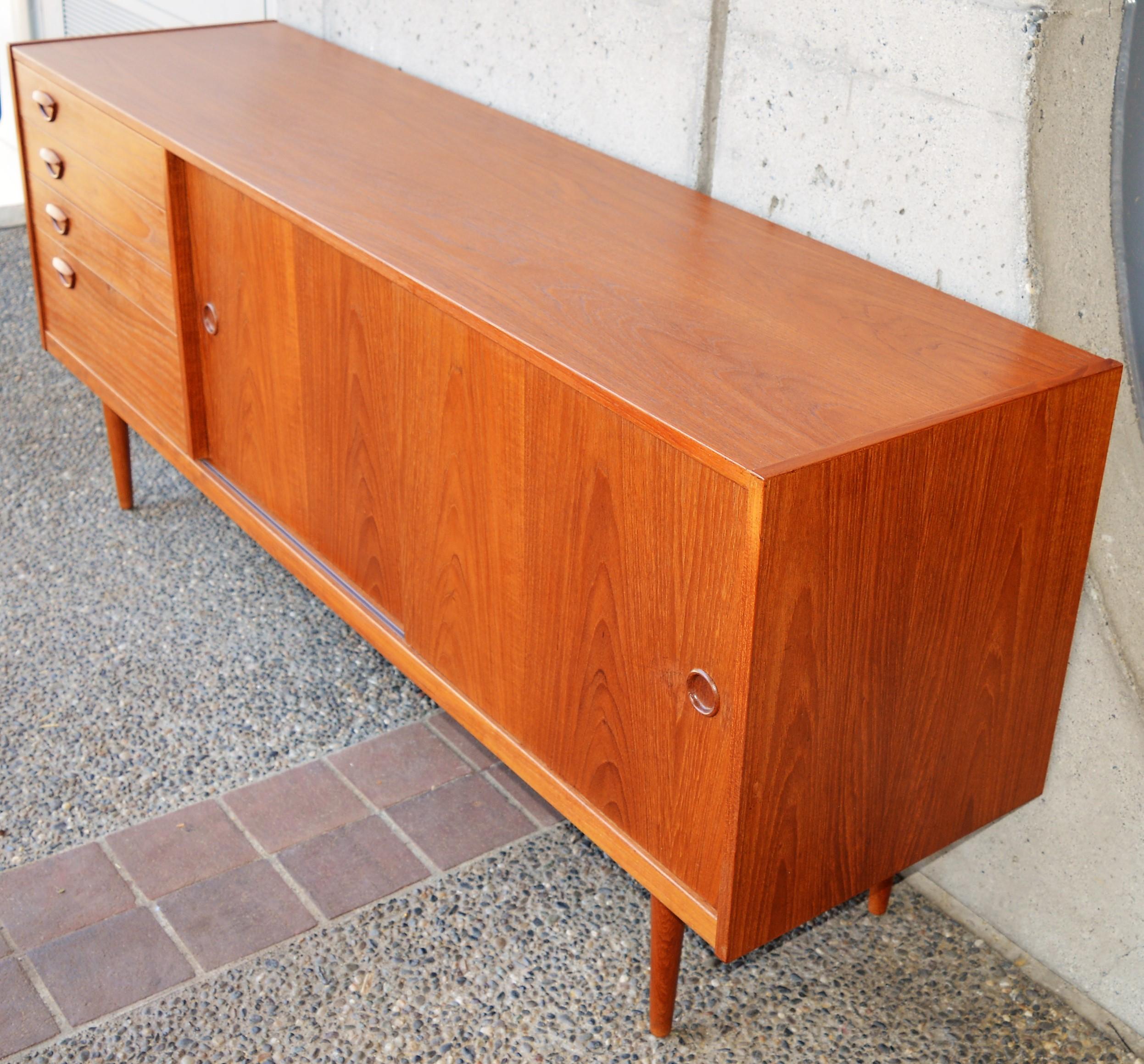 Teak Kai Kristiansen Credenza with Graduated Drawers and His Iconic Smile Pulls In Good Condition In New Westminster, British Columbia