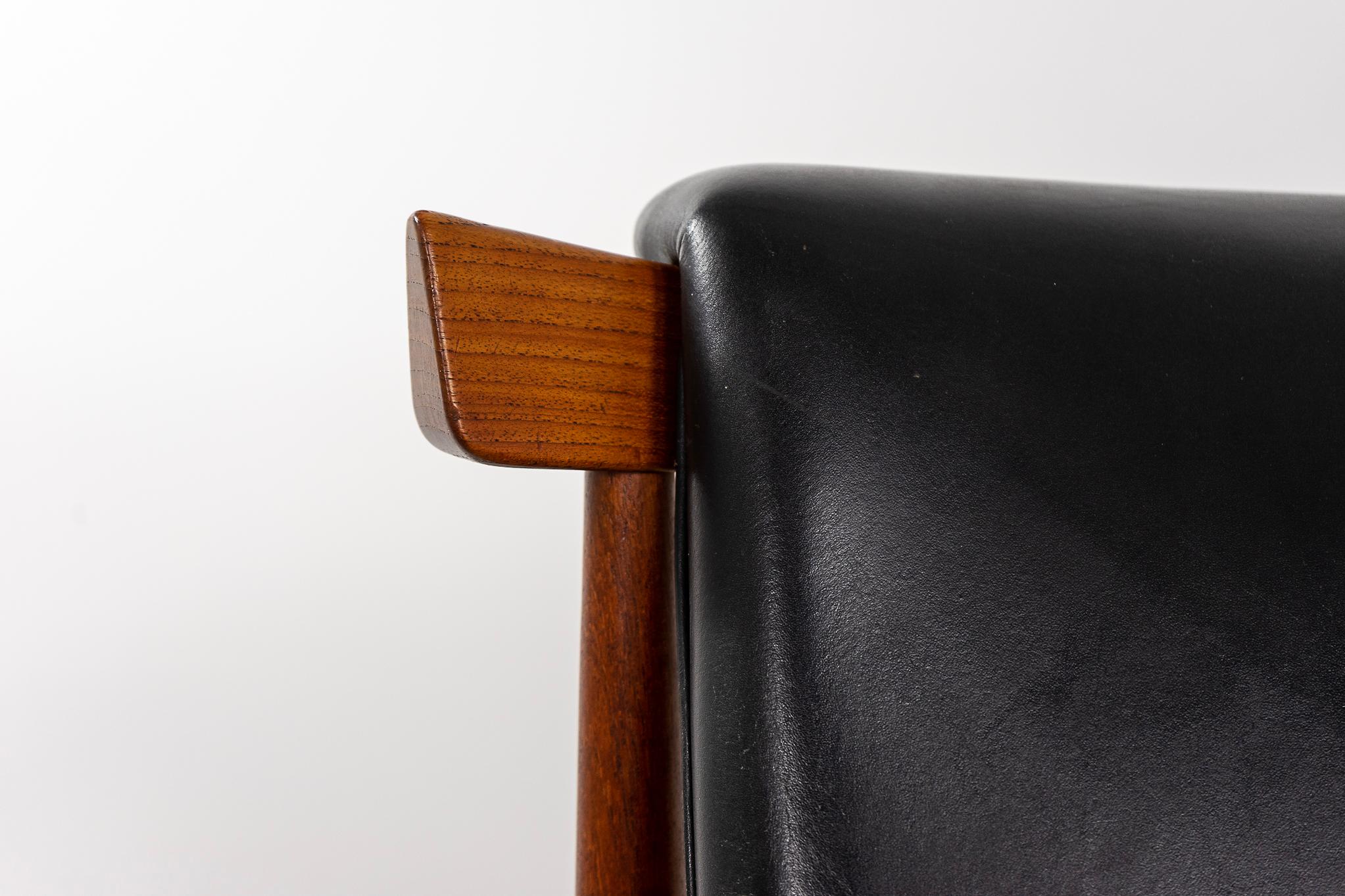 Teak & Leather Bwana Chair by Finn Juhl For Sale 4