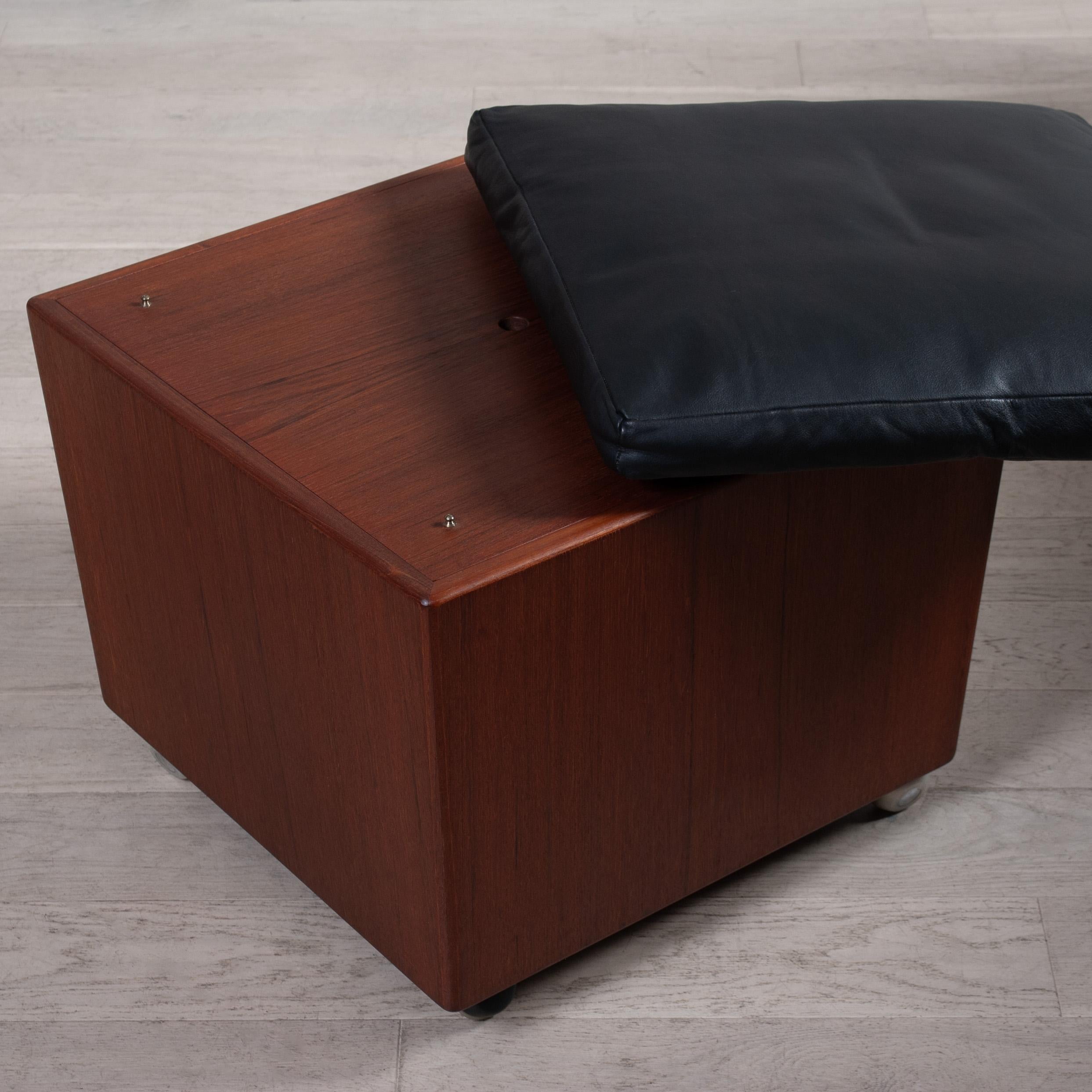Pouf contenitore a cubo in teak e pelle In condizioni buone in vendita a London, GB