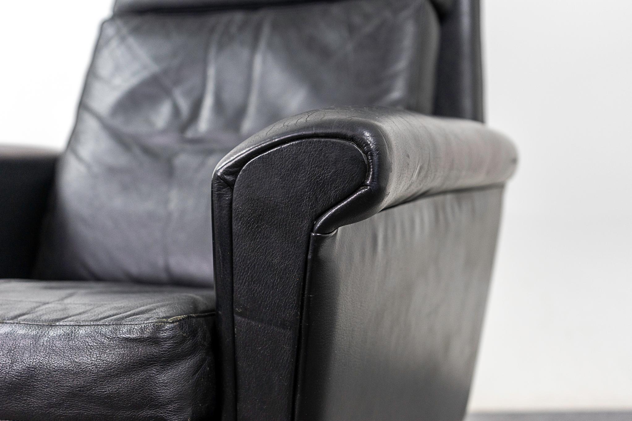 Teak & Leder Dänischer Lounge Stuhl mit hoher Rückenlehne im Angebot 4