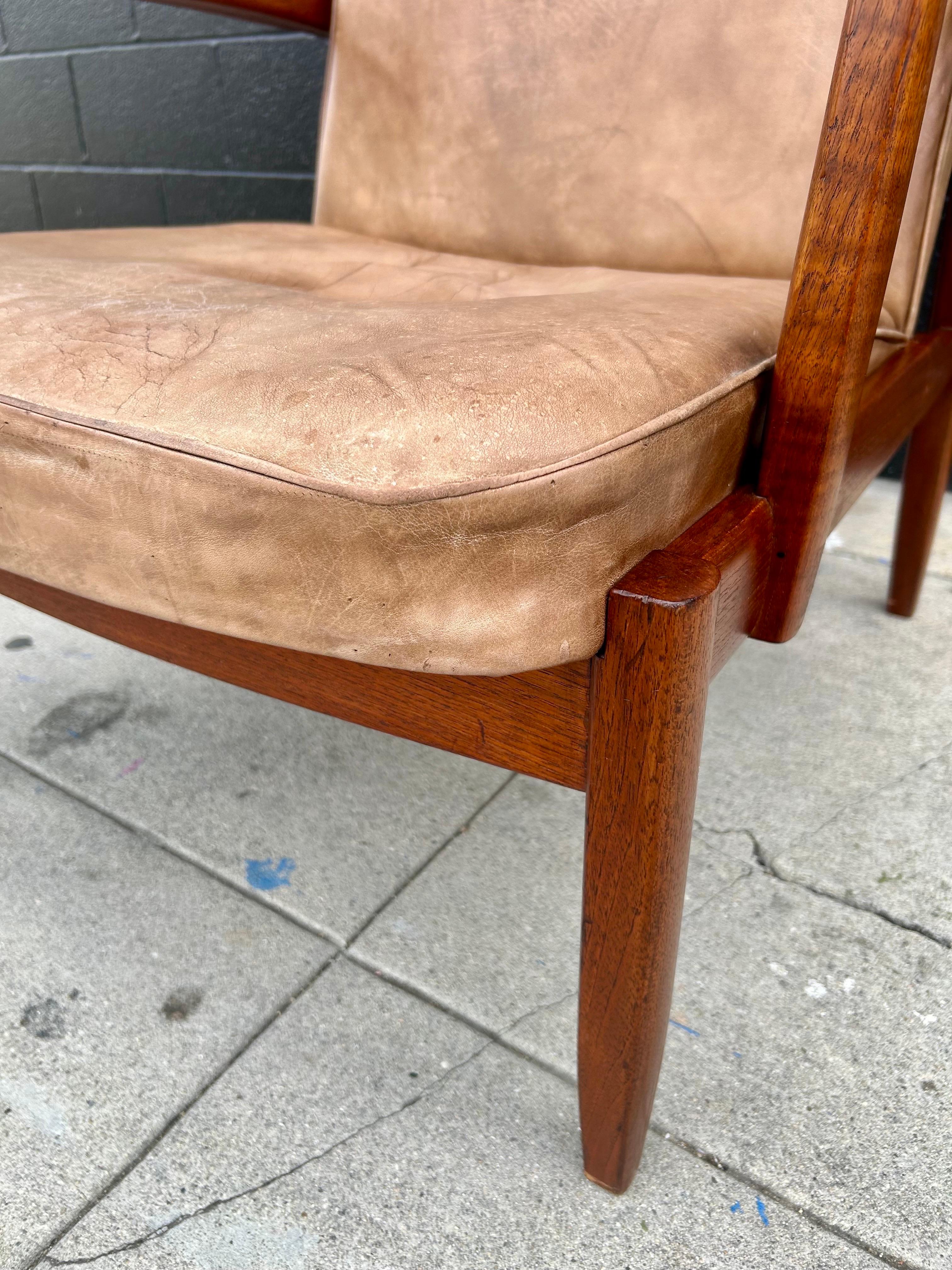 Teak + Leder Sessel Tove + Edvard Kindt-Larsen (Dänisch) im Angebot