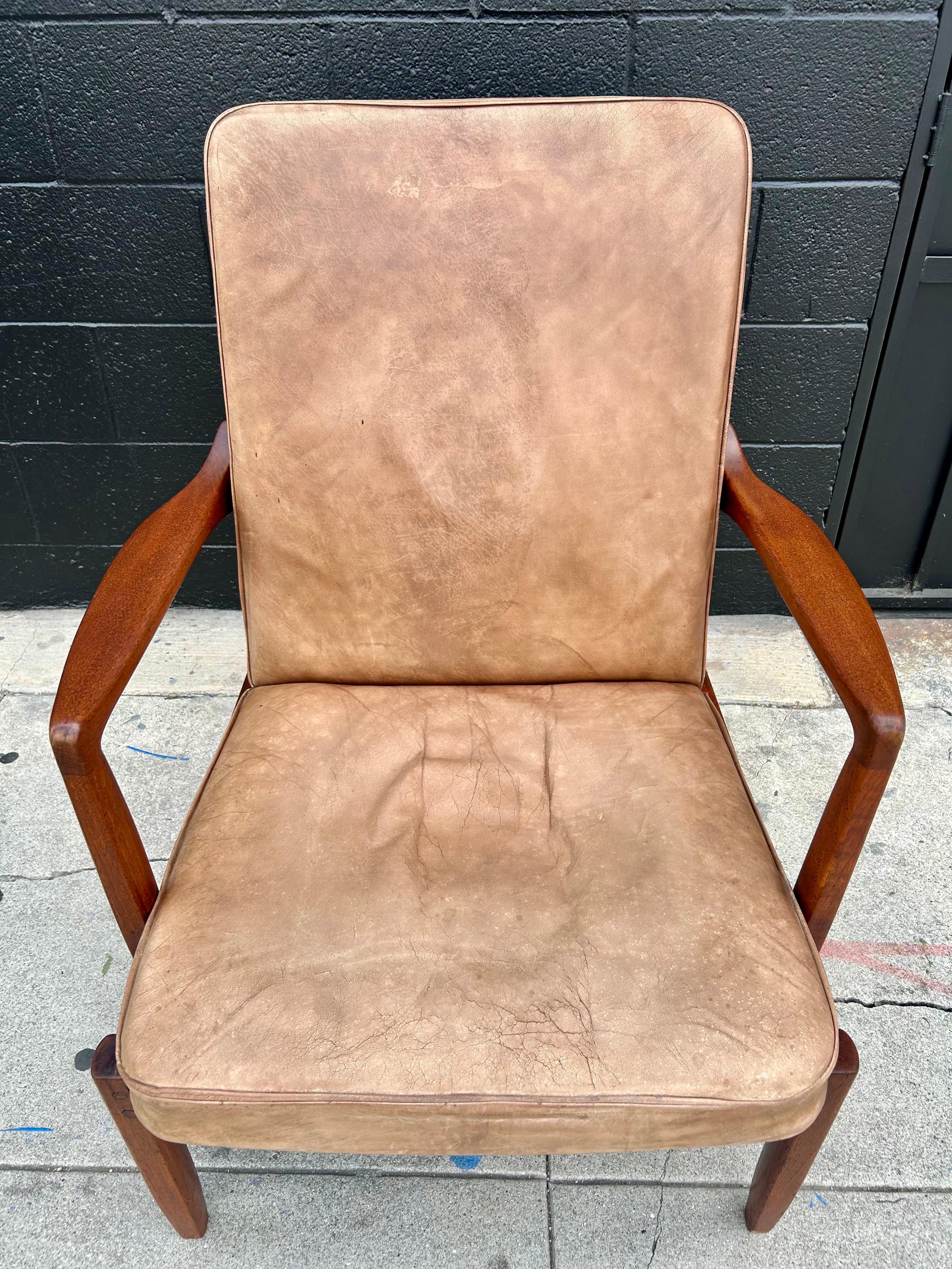 Teak + Leder Sessel Tove + Edvard Kindt-Larsen (20. Jahrhundert) im Angebot