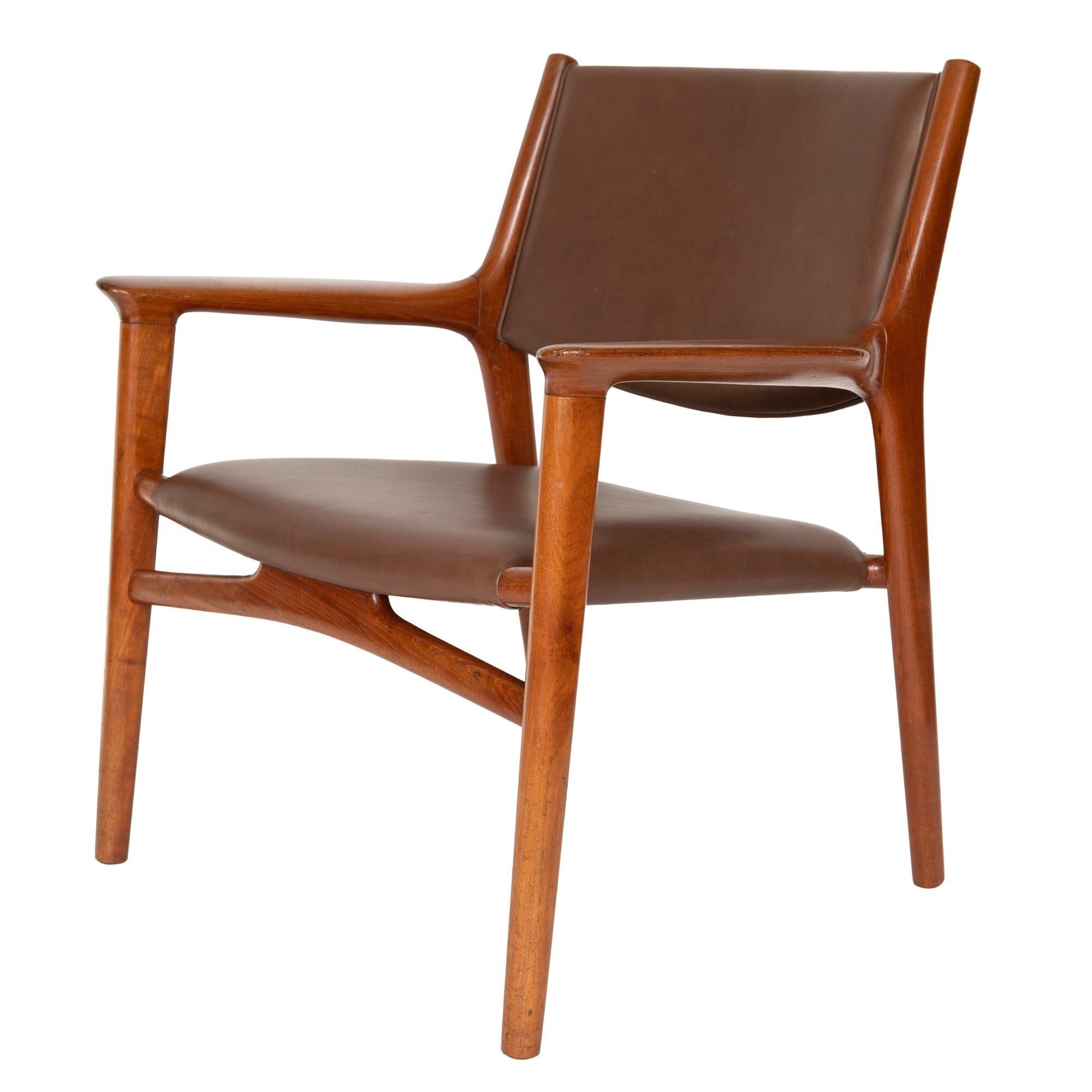 Una rara poltrona da salotto in teak dei primi anni '50 rivestita in pelle marrone nuova