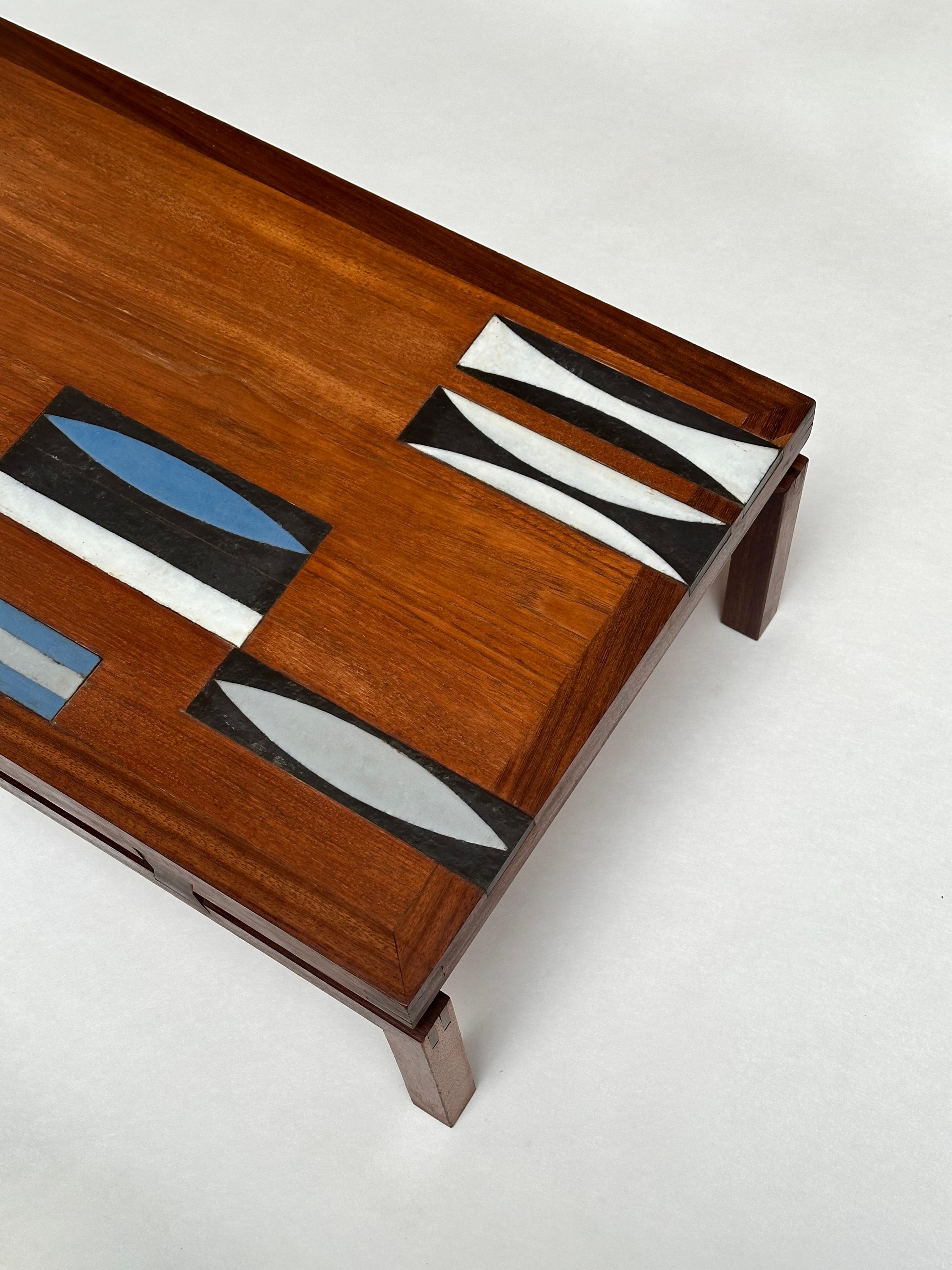 Niedriger Tisch aus Teakholz mit Keramikeinlagen, Roger Capron, Vallauris 1961 im Angebot 5