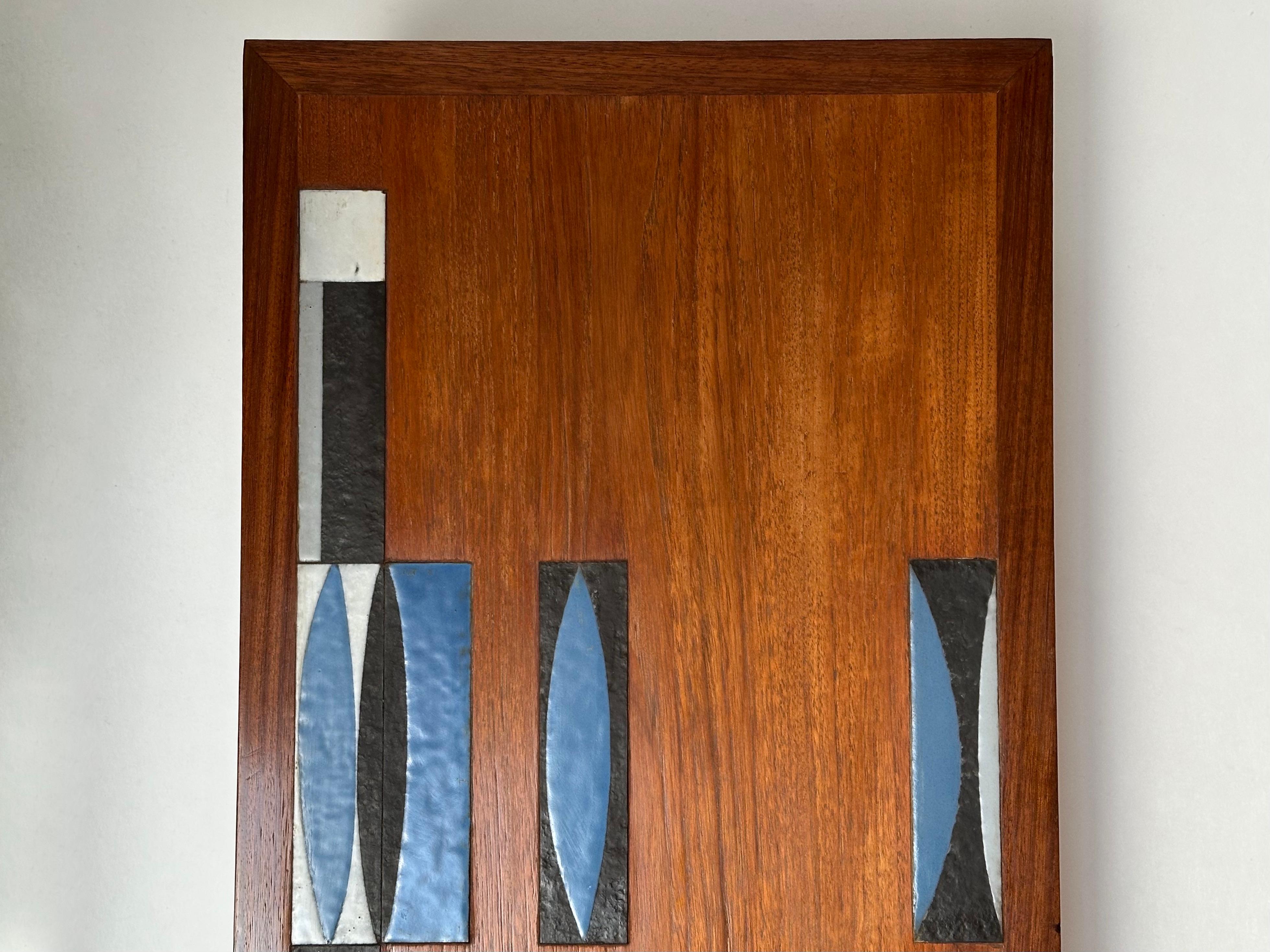 Niedriger Tisch aus Teakholz mit Keramikeinlagen, Roger Capron, Vallauris 1961 (Intarsie) im Angebot