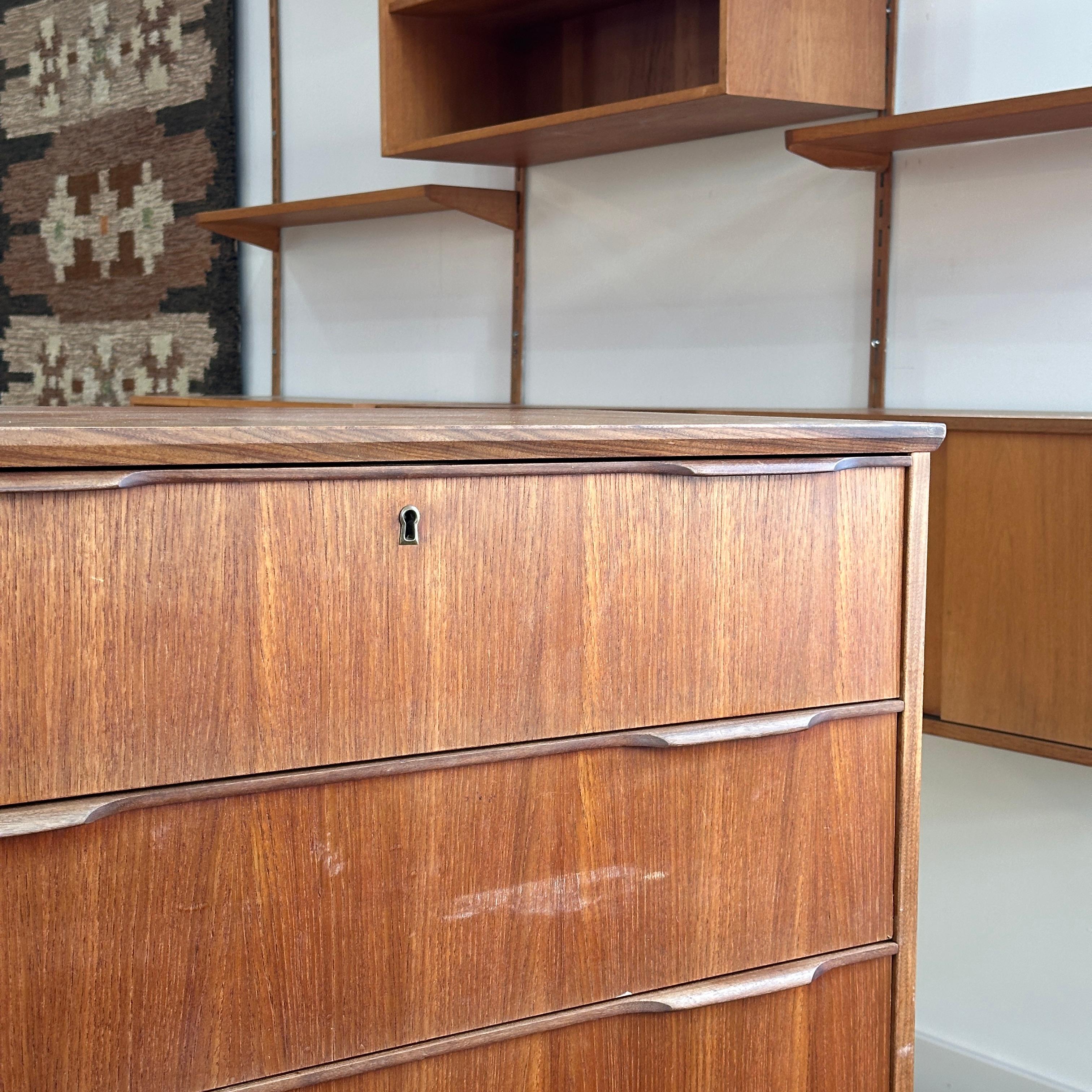 Comò Lowboy in teak In condizioni discrete in vendita a Puslinch, ON