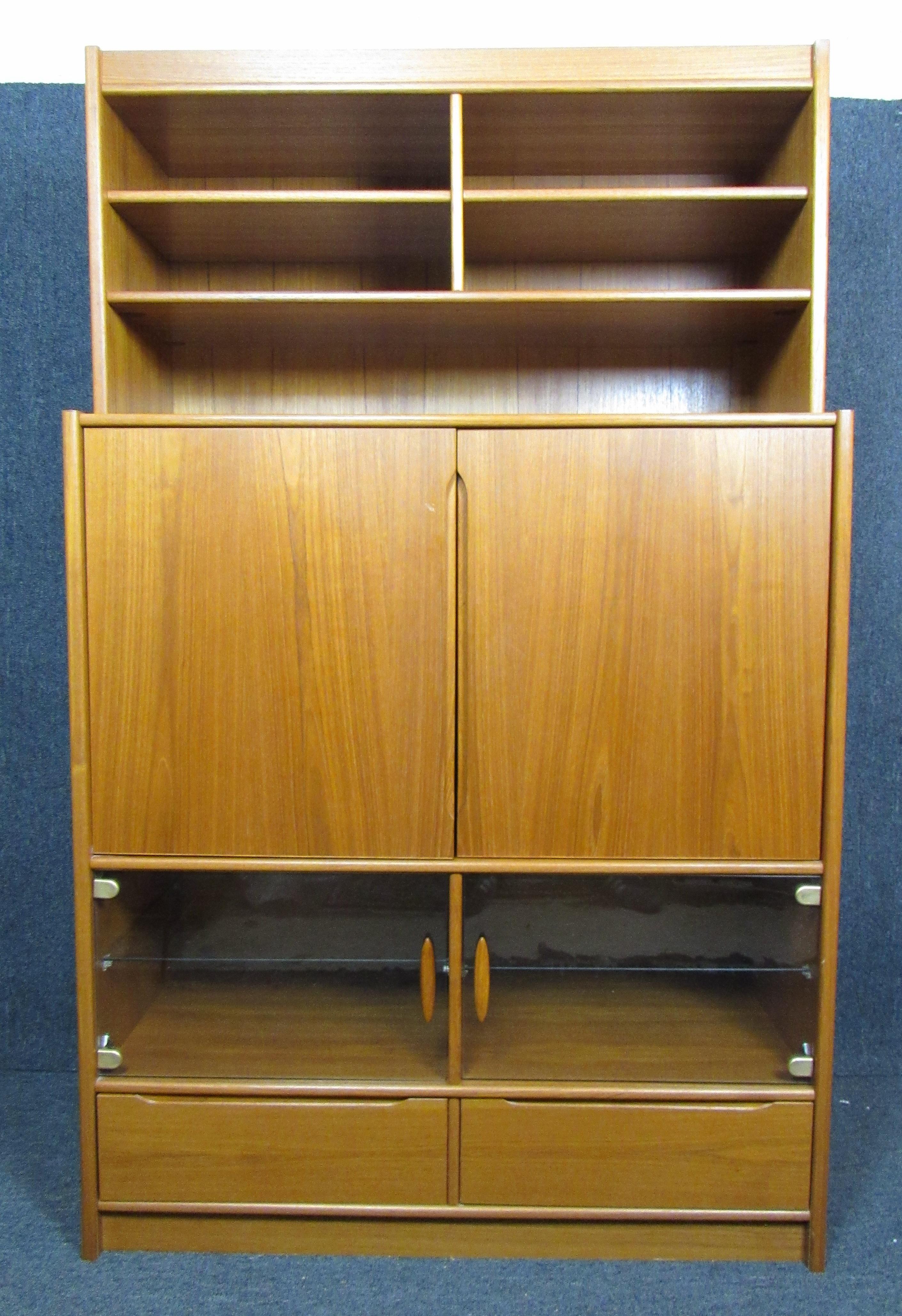 Large stackable media cabinet with shelving, drawers and cabinet storage with doors. Great for living room storage.
Please confirm location NY or NJ.