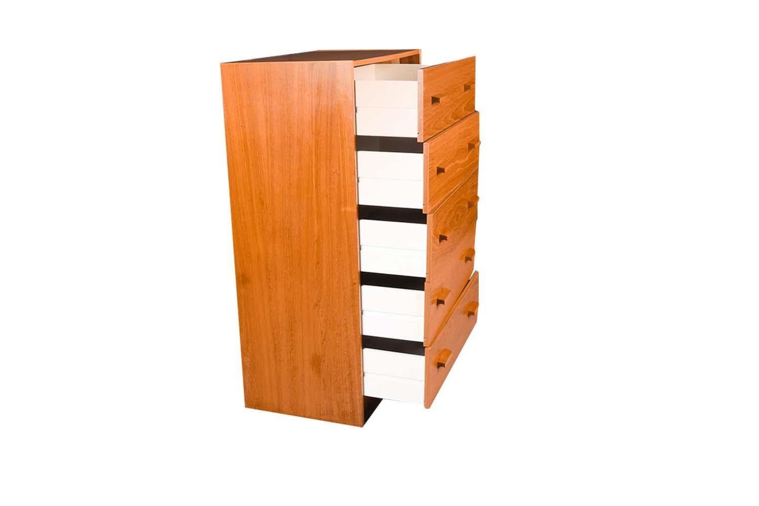 Teak Comò alto danese del Medioevo in teak in vendita