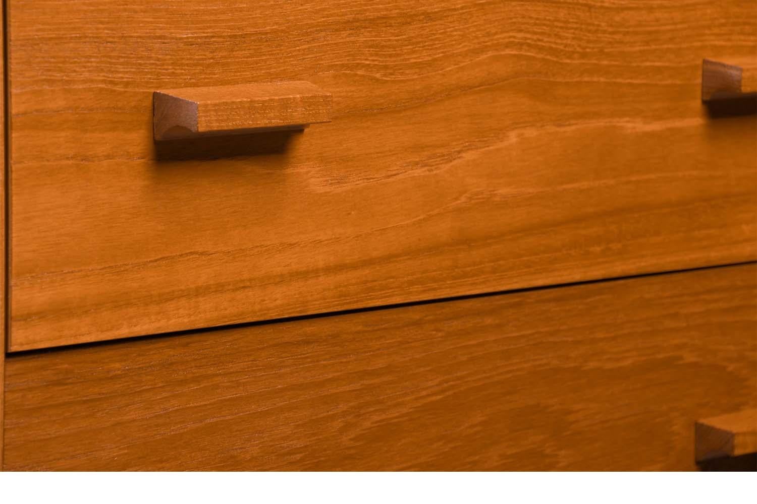 Comò alto danese del Medioevo in teak in vendita 2