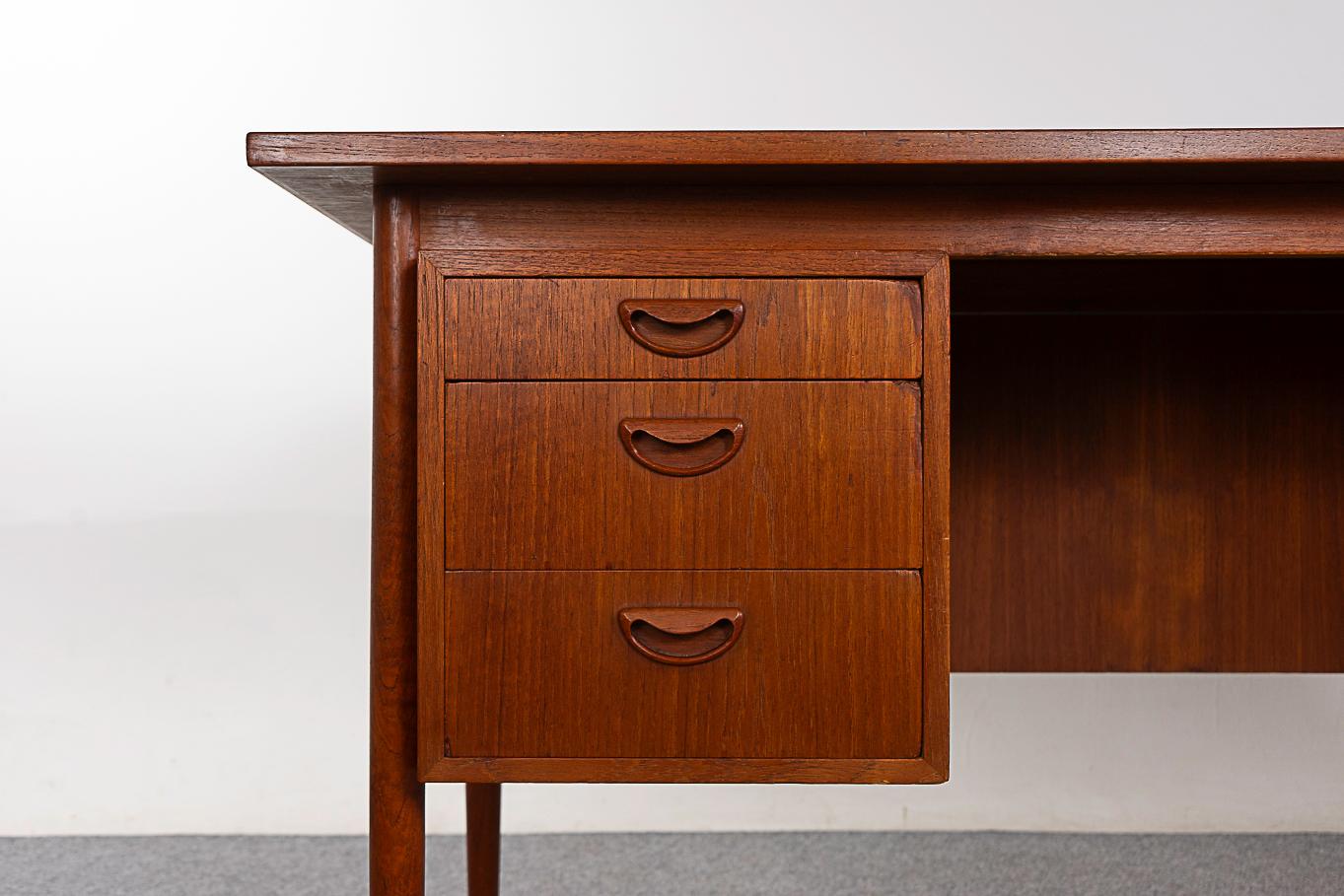 Scandinavian Modern Teak Mid-Century Desk by Hundevad For Sale