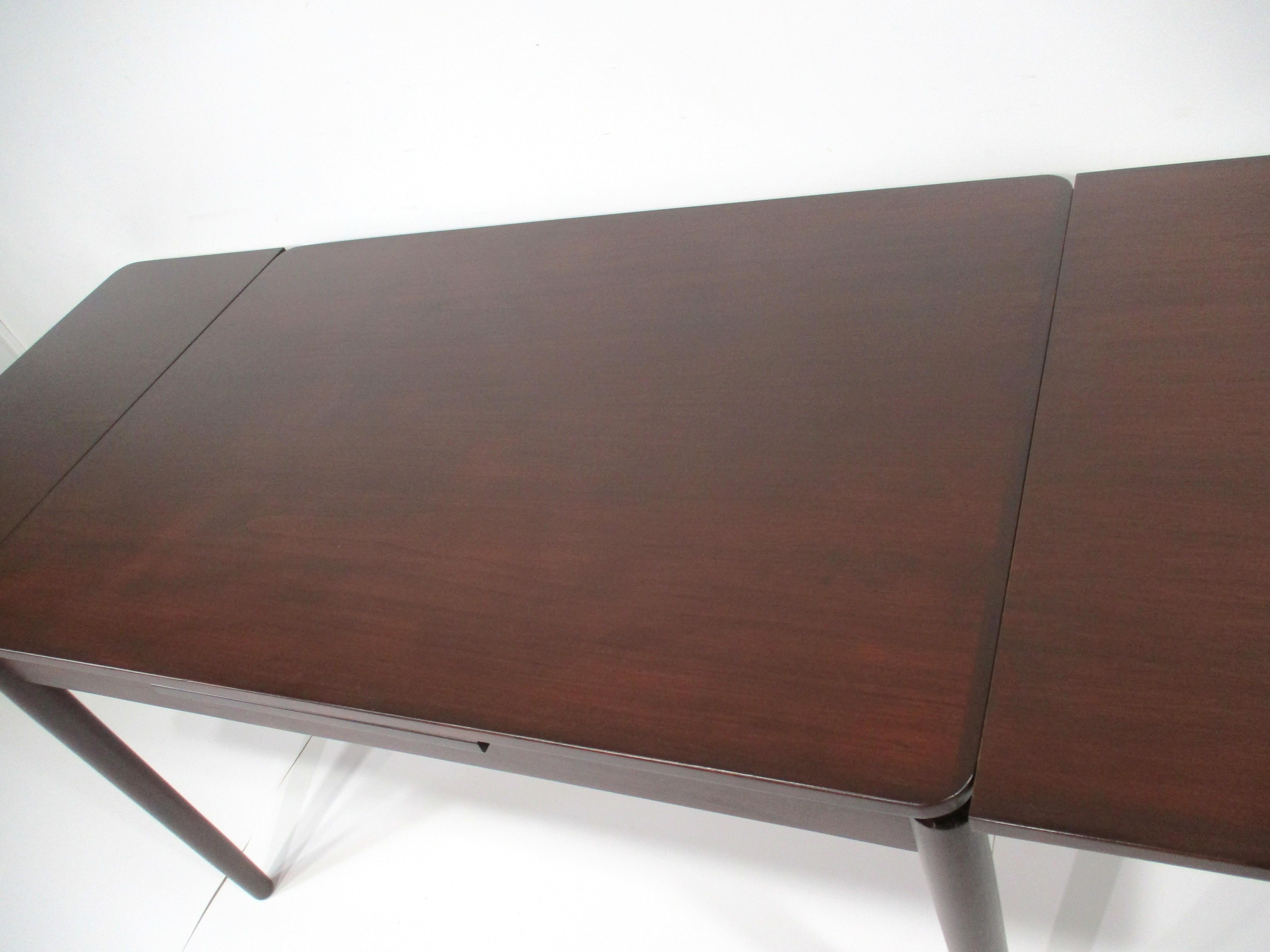 Table de salle à manger à rallonge de style danois en teck Yngve Ekstrom, Suède en vente 2