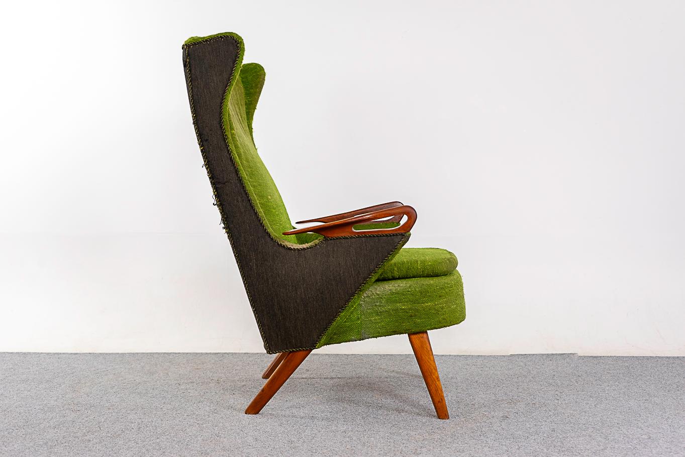 Teak Mid-Century Lounge Chair For Sale 1