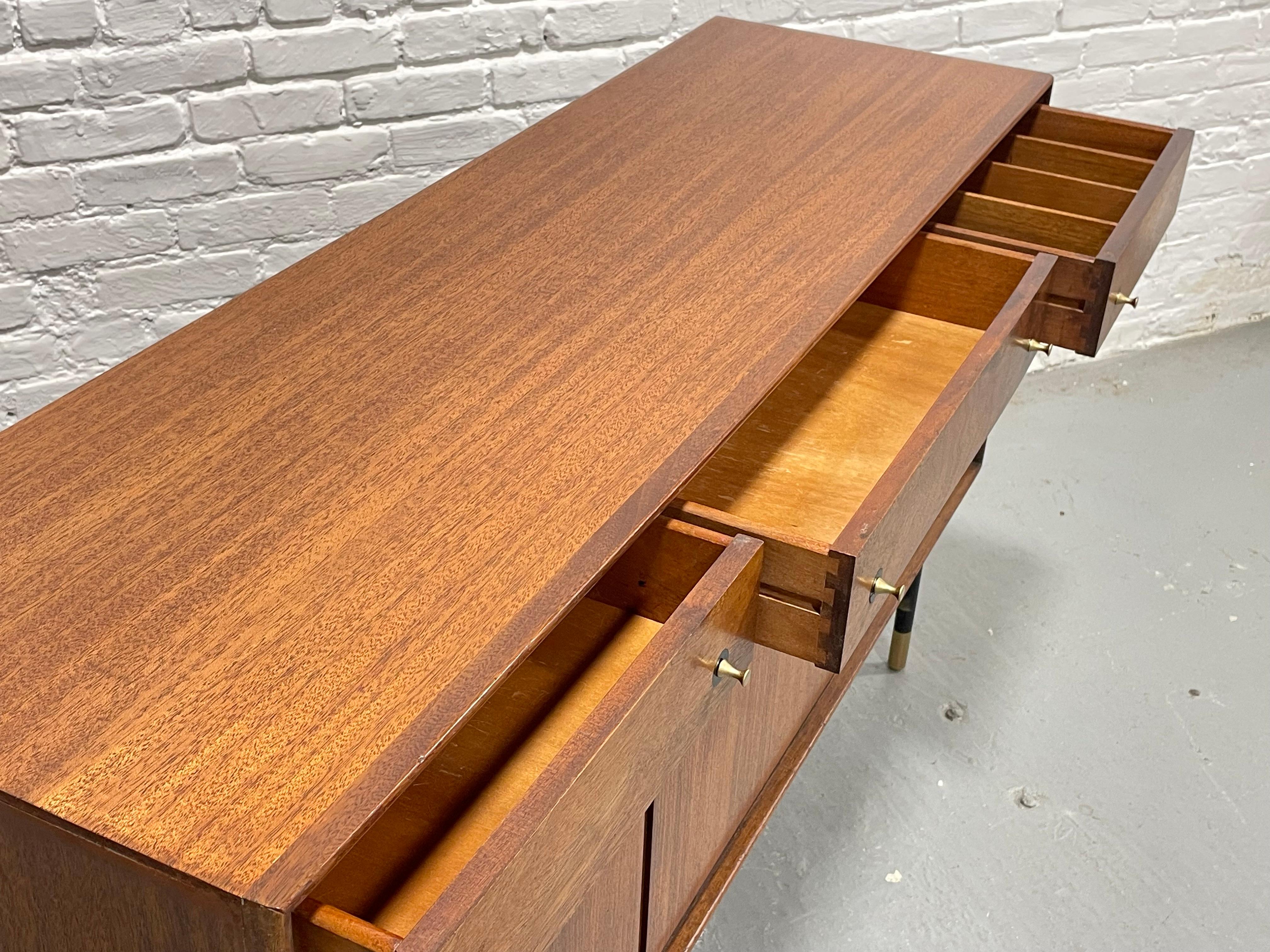 CREDENZA / Aparador de Teka MODERNO de mediados de siglo Base ebonizada, c. 1960's en venta 7