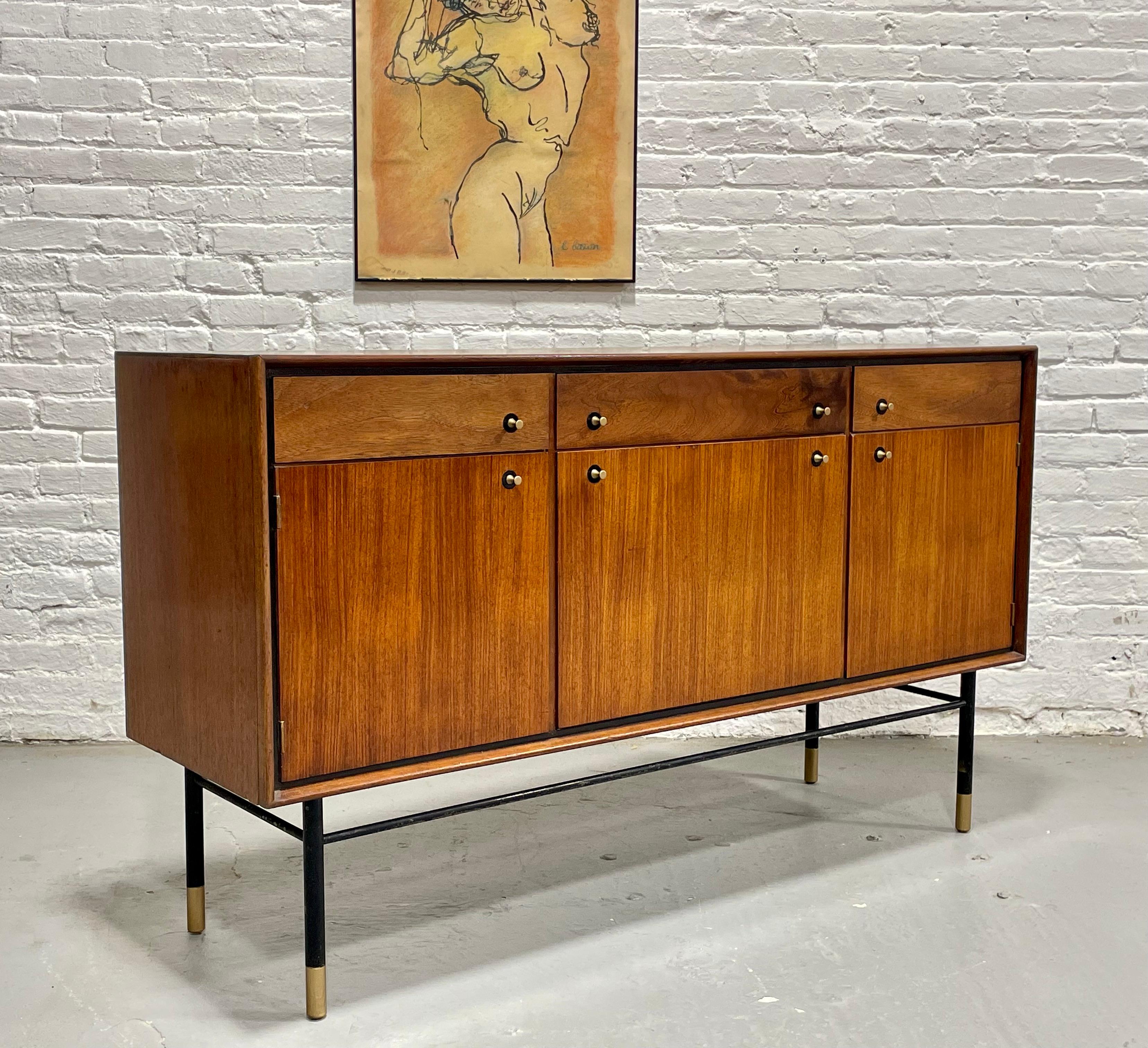 CREDENZA / Aparador de Teka MODERNO de mediados de siglo Base ebonizada, c. 1960's en venta 3
